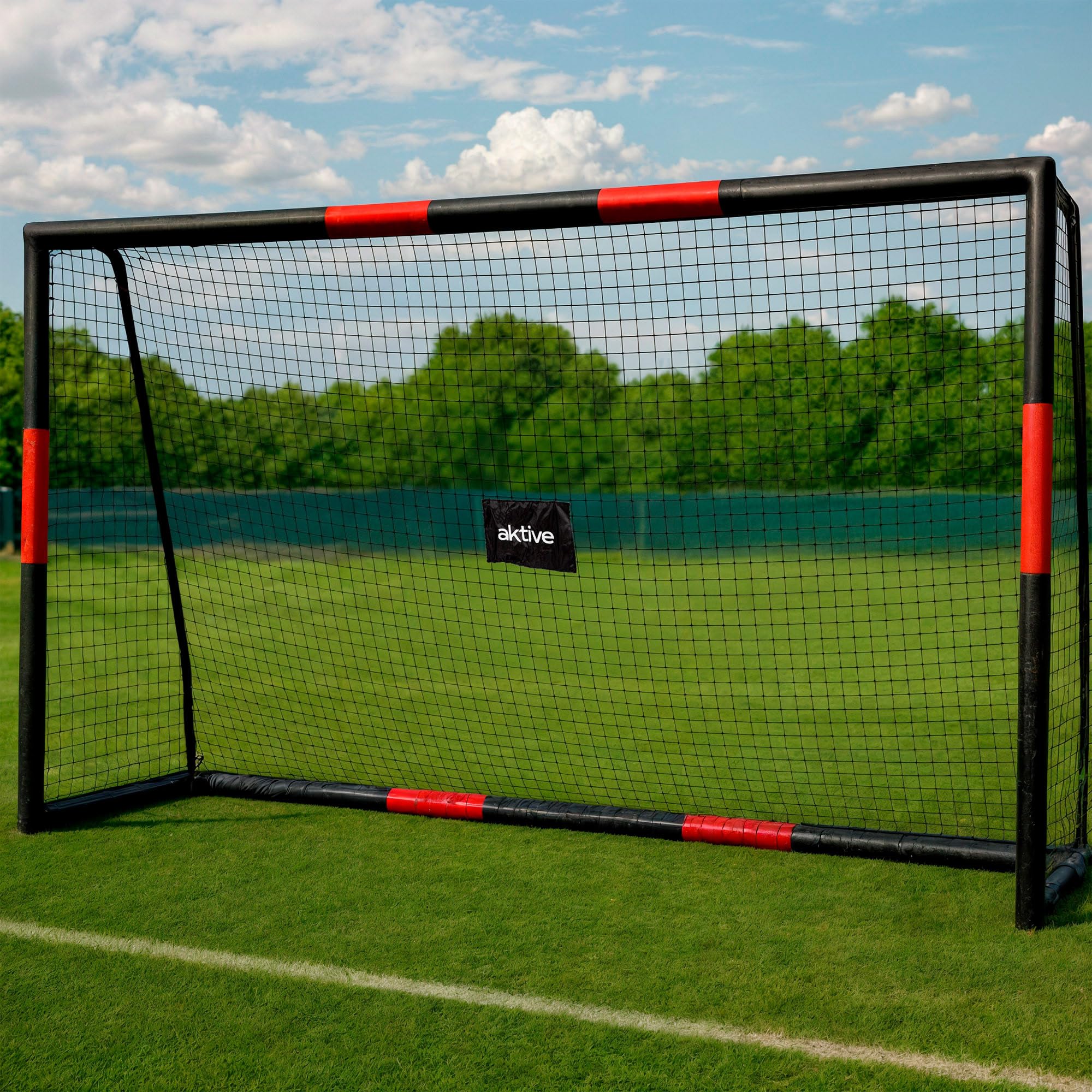 AKTIVE 54305 Fußballtor aus Stahl, Gestell abnehmbar, einfach zu montieren, 300 x 120 x 200 cm, mit Netz aus Polyester, inklusive 7 Heringen zur Befestigung, robust und leicht, optimal zum Training