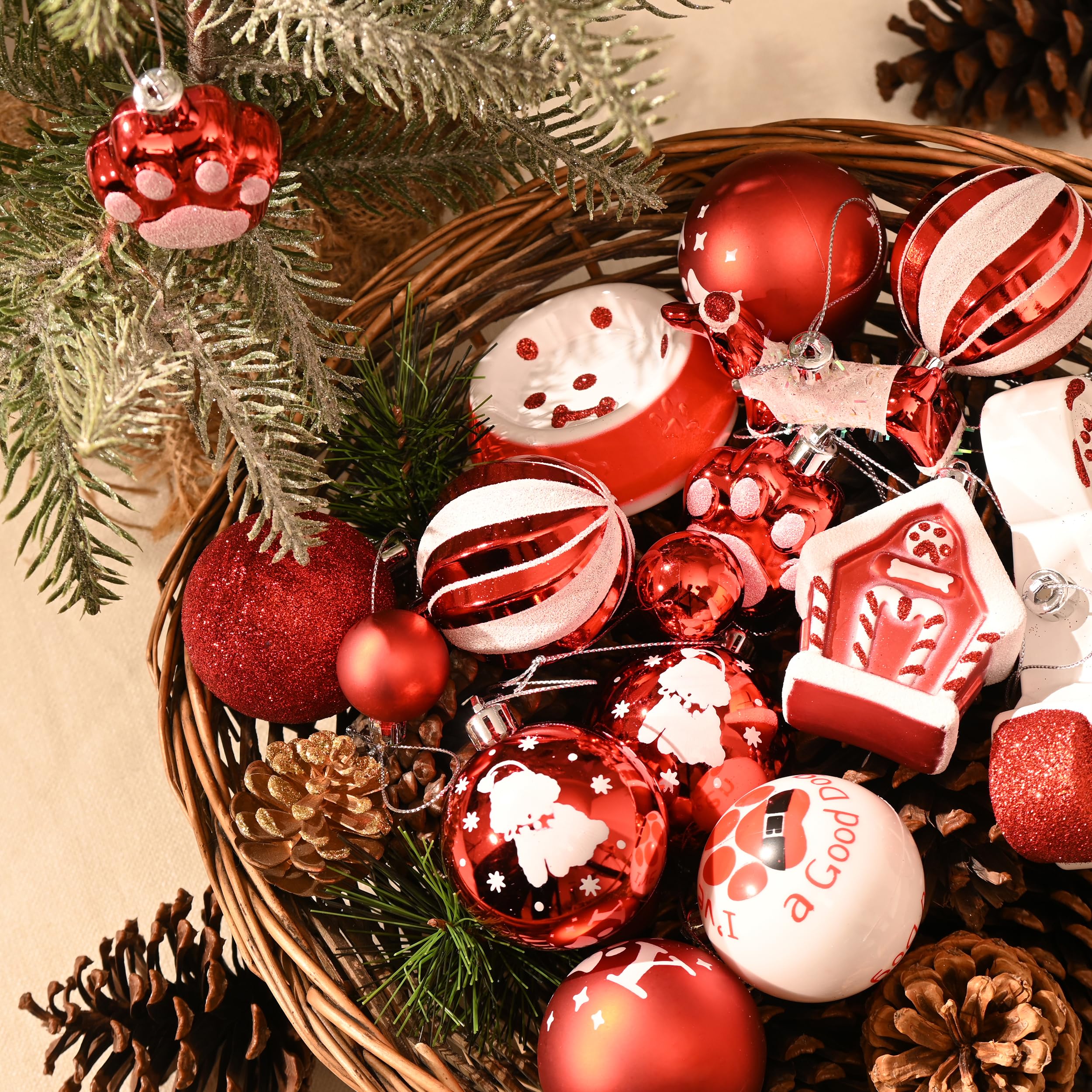 DecorbyHannah Adornos de Navidad, 40 unidades, decoraciones de árbol rojo y blanco, juego de bolas de Navidad inastillables con temática de cachorros, bolas decorativas colgantes a granel para