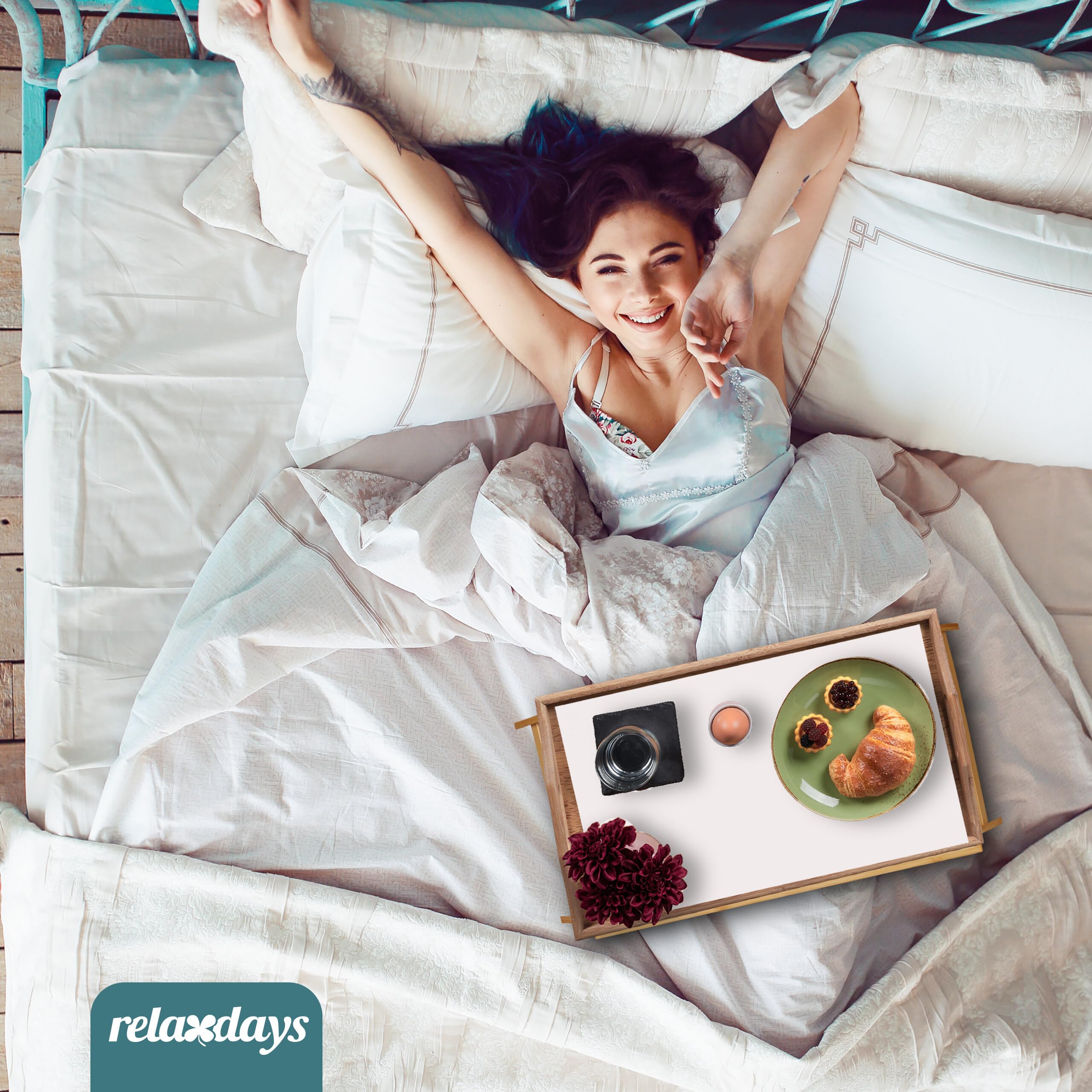 Relaxdays Betttablett Bambus, faltbar, Serviertablett für Frühstück im Bett mit klappbaren Beinen als Tabletttisch und Sofatisch Beistelltisch mit Tablett aus Kunststoff, natur, 10013869, Braun, Bett Tablett Weiß-Bambus