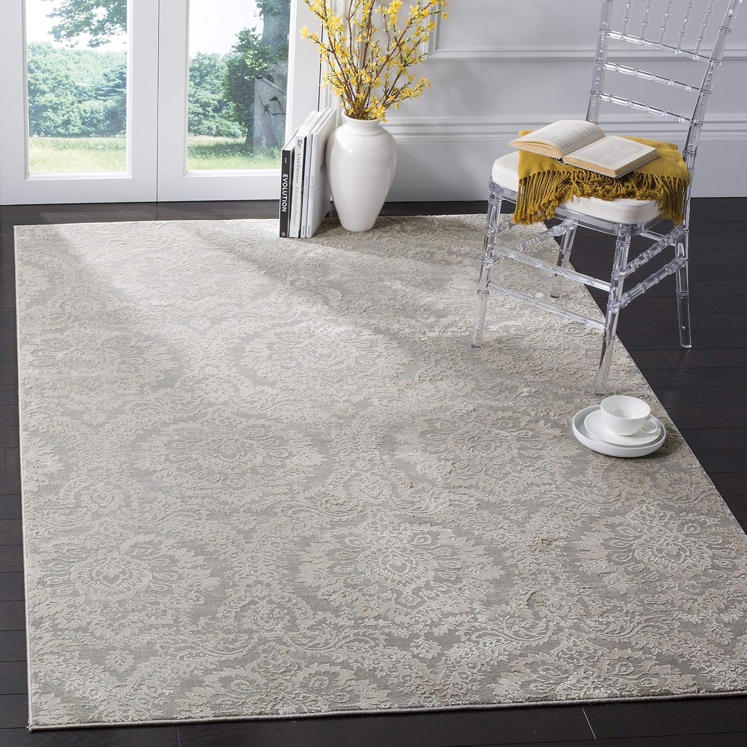 SAFAVIEH Princeton Collection Area Rug - 5'3" x 7'6", Grey & Beige, Vintage Distressed Design, Non-Shedding & Easy Care, Ideal for High Traffic Areas in Living Room, Bedroom (PRN717G)