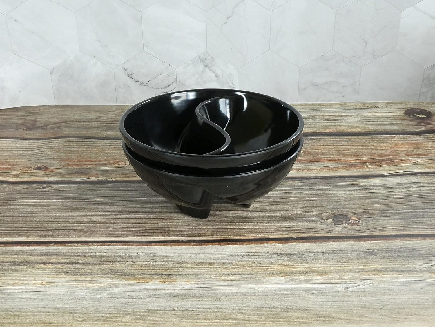 Never Soggy Cereal Bowl. Black x2. Divided. Cereal Bowl Separated. Unbreakable Melamine. Two sided bowl. Anti Soggy. Separate. Ideal for Snack And Salsa