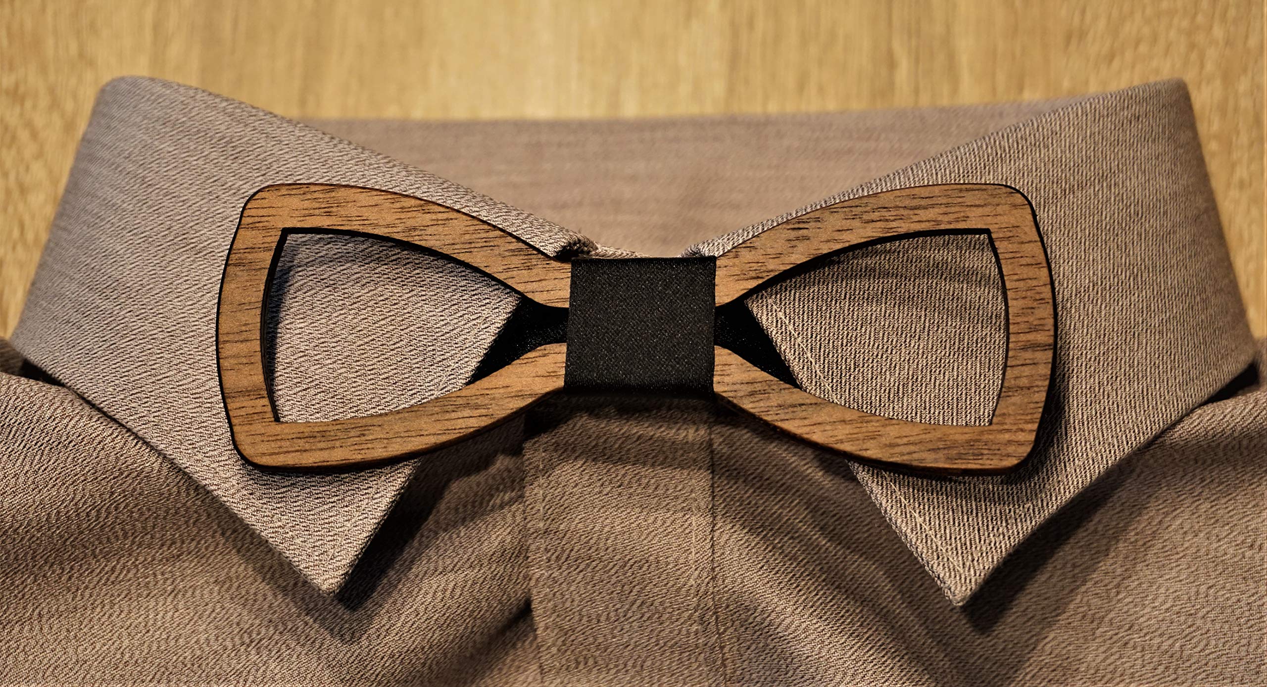 Holzfliege Männer mit Ausschnitt schwarz Herren-Fliege schwarz mit elegantem Stoffband handgefertigt Chabby Chic Querbinder Bräutigam Accessoires