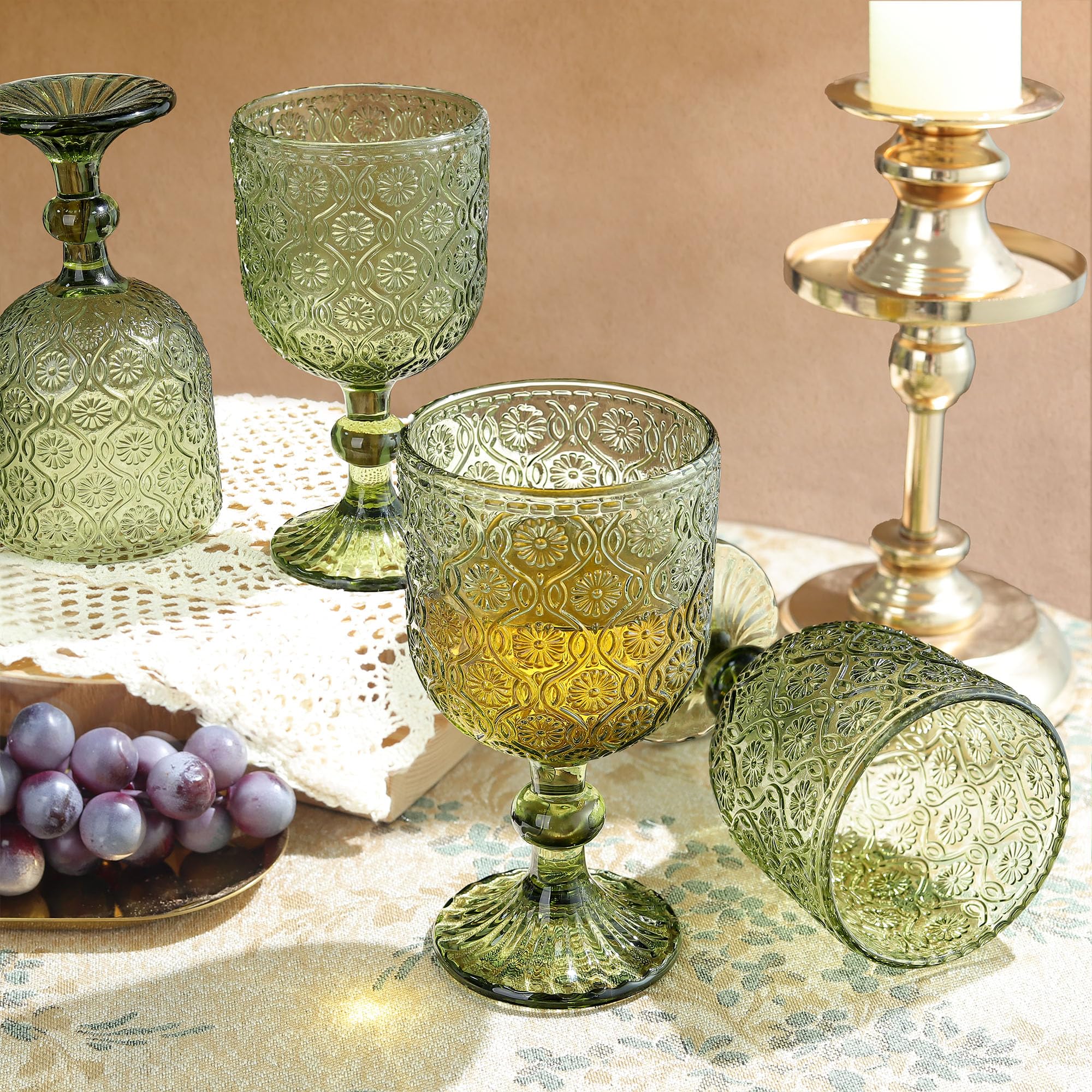 Joeyan 350ml Vintage Weingläser Grün, Blütenrelief Kelche mit Stiel, Weinkelche Landhausstil für Saft Getränke,Bunt Rotweingläser Weißweingläser Trinkgläser mit Fuß,Set von 4,Spülmaschinenfest