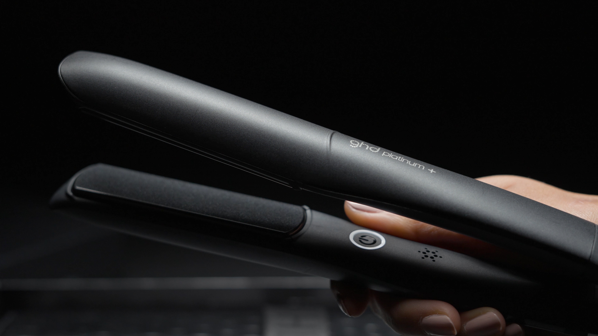 Amazon.com: ghd Platinum+ Styler Festive Gift Set ― 1