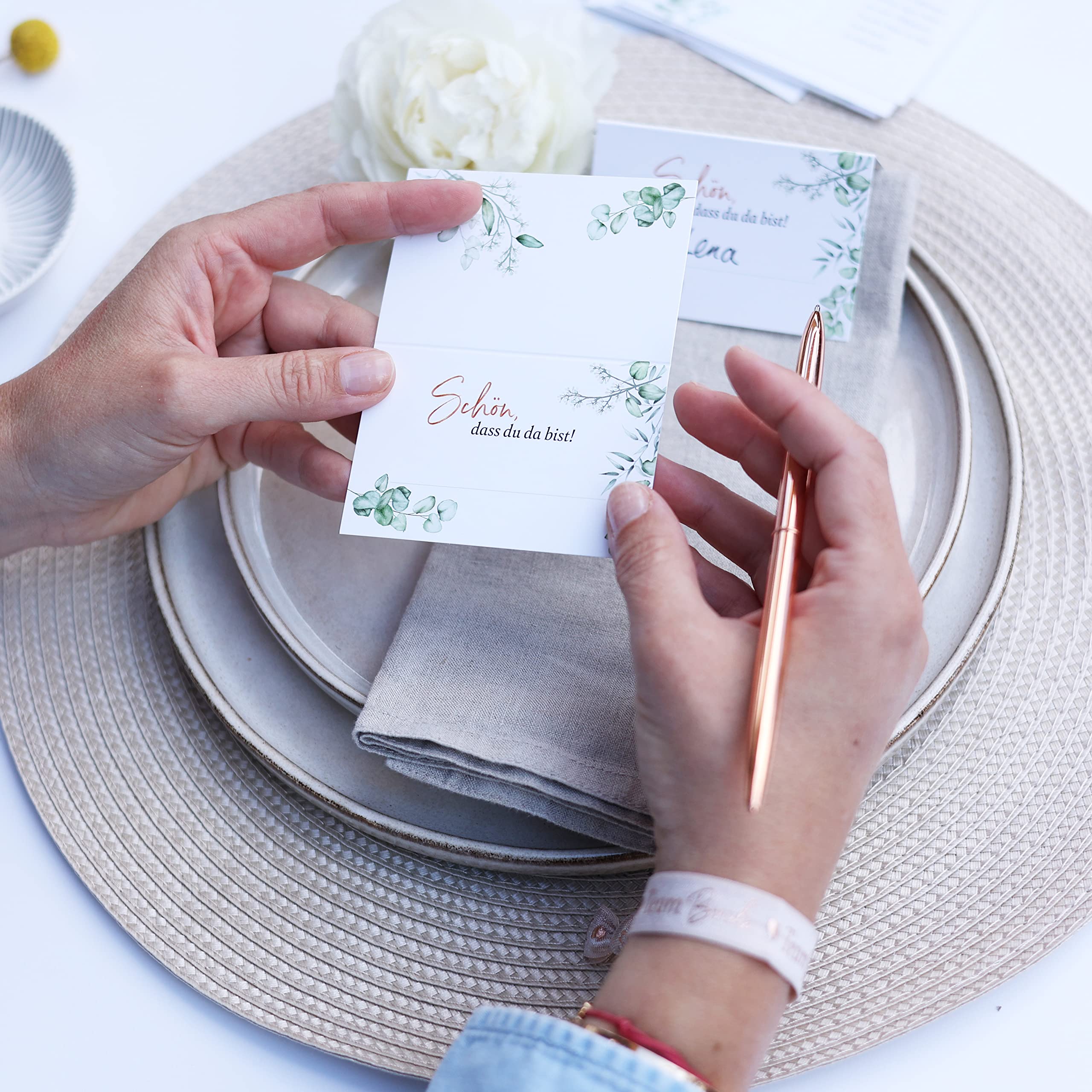 50 Cartes De Table Pliables 'Schön Dass Du Da Bist' - Marque-places Pour Mariage, Anniversaire, Baptême (8.5x11 Cm) - 2