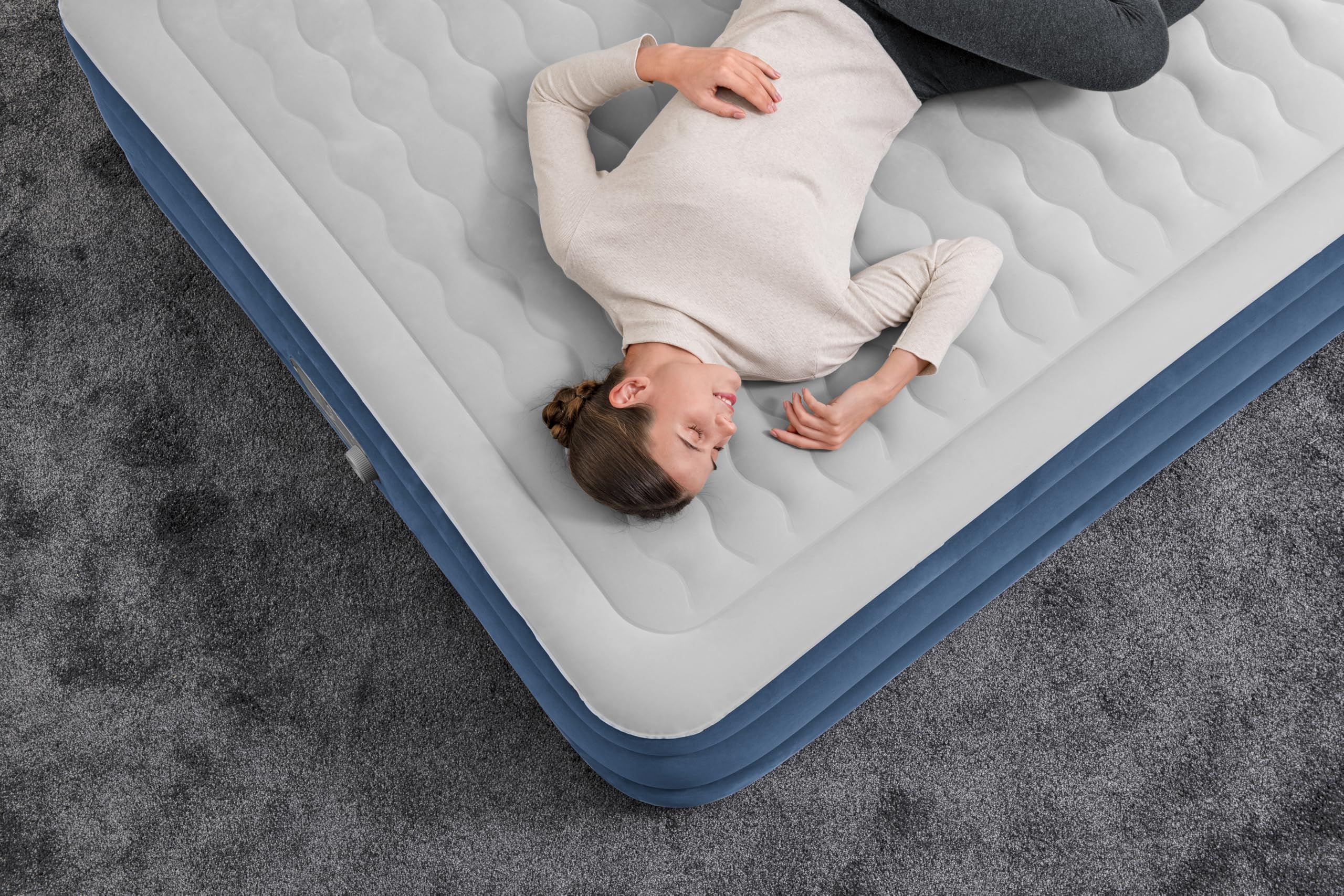 Bestway AlwayzAire Doppelluftbett mit integrierter Doppelpumpe, 203 x 152 x 46 cm, 2 Personen, bis 300 kg, flüsterleise zweite Pumpe, USB-Anschlüsse, strapazierfähiges Vinyl, Tasche, Reparaturflicken