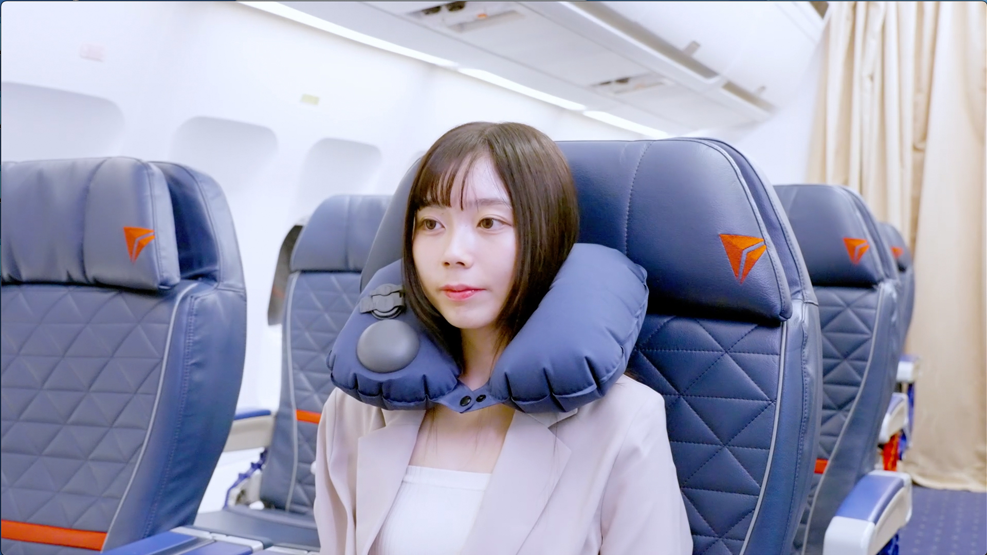 Amazon｜【anan掲載x医師監修】ネックピロー コンパクト 日本企業企画