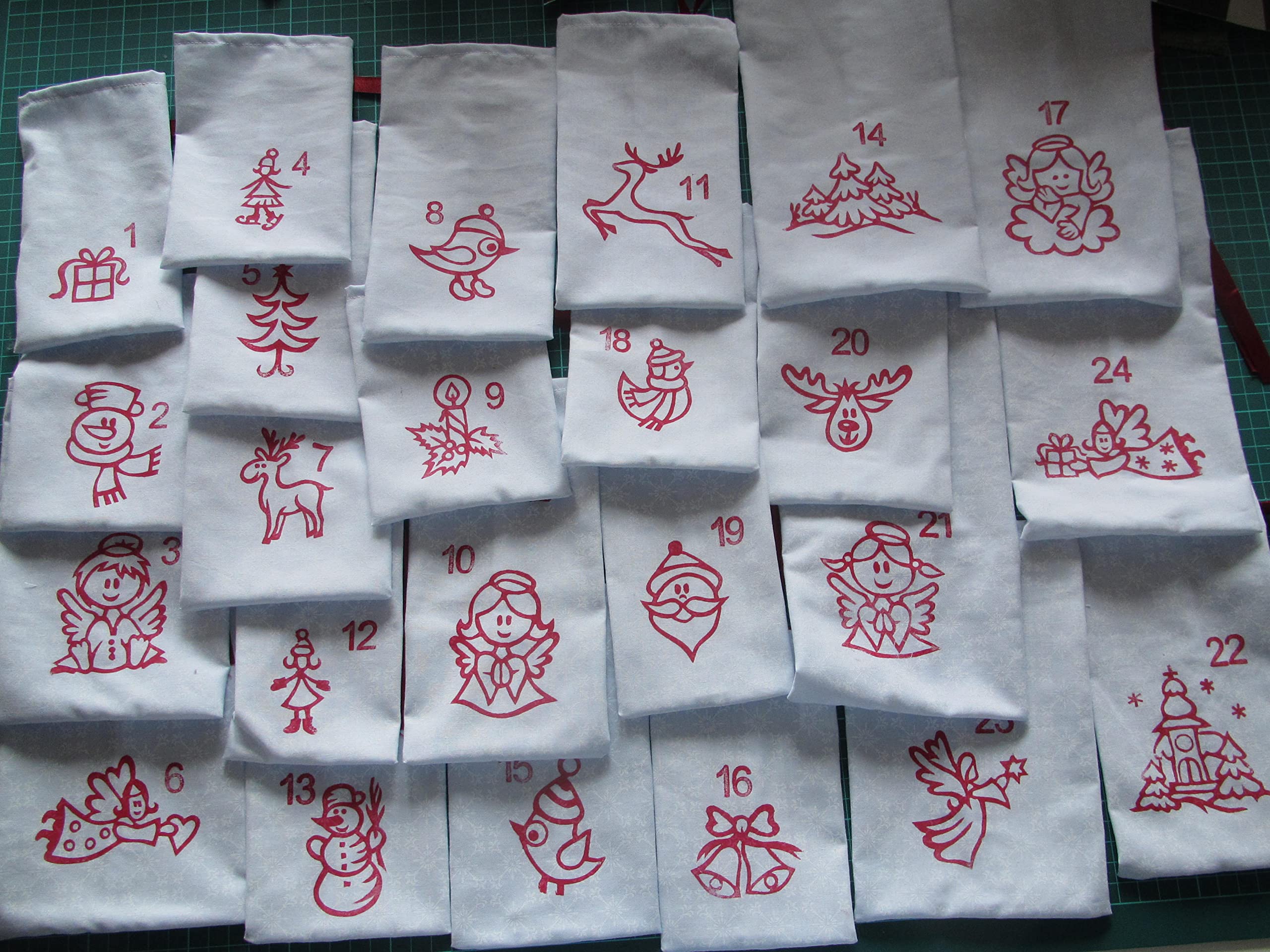Adventskalender, handbedruckt mit Motivstempeln,24 Säckchen, zum Befüllen