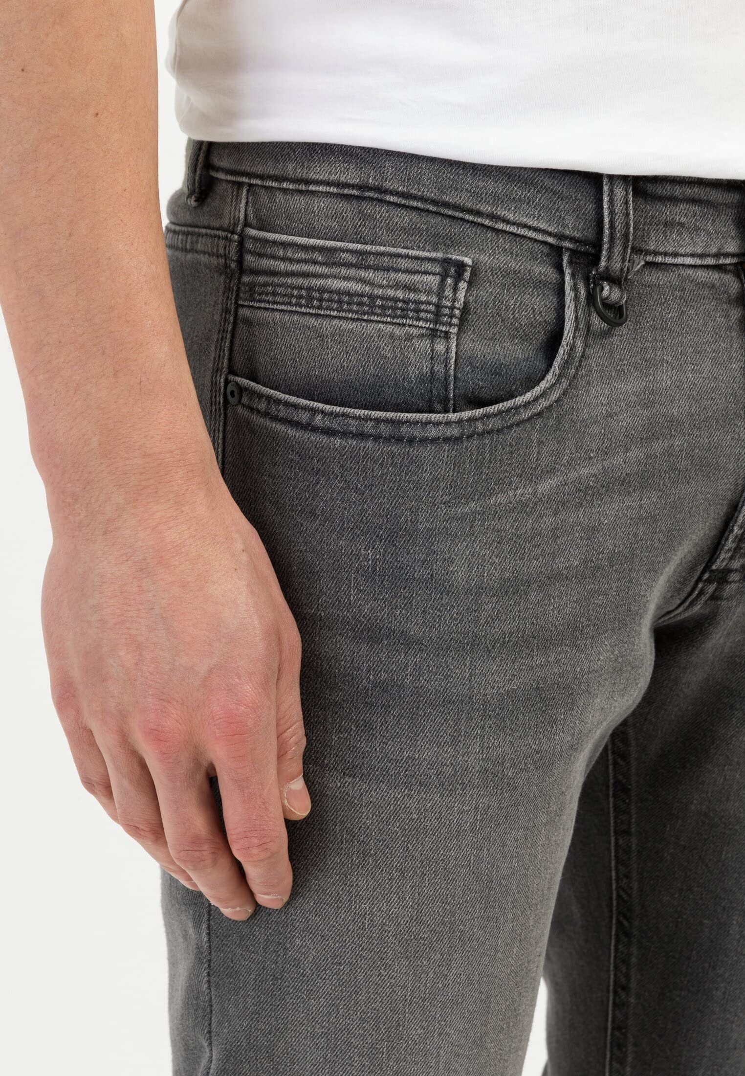 camel active Herren Slim Fit Raw Denim | 5-Pocket Denim im Slim Fit aus Baumwolle und Zwei-Wege-Stretch, robust und strapazierfähig für den Alltag