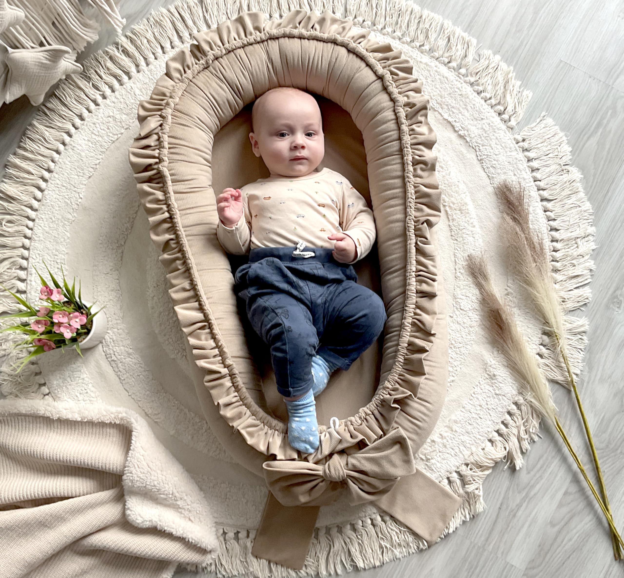 Babynestchen Neugeborene – Babynest Velvet – Nestchen Baby für Babybett & Kinderbett – Babykokon Tragbar – OEKO-TEX zertifiziert – Zubehör Babybett – Beige Velvet