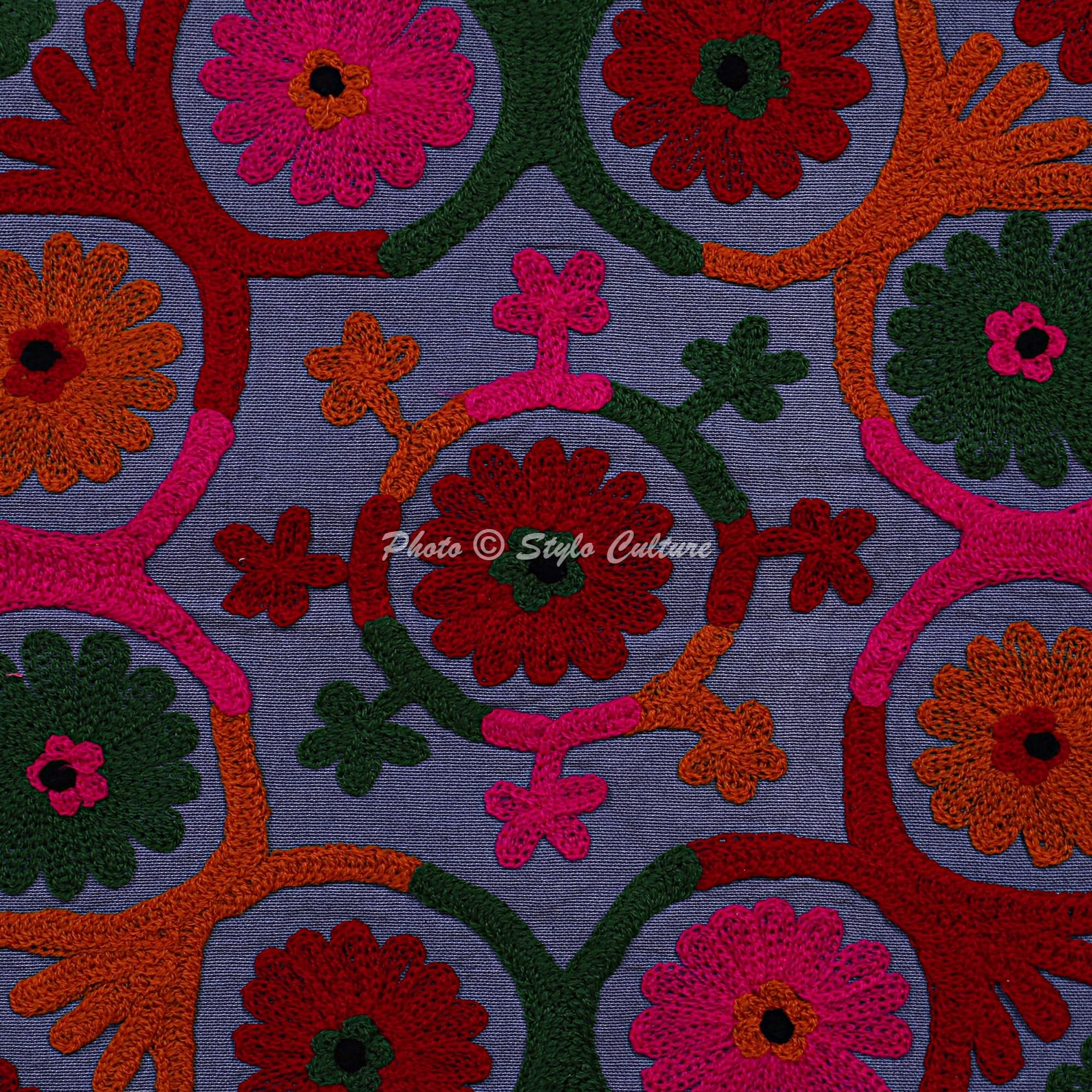 Indische Dekorativ Baumwolle Couch Kissenbezüge 40x40 cm Grau Dekokissen Suzani Bestickte Pom-Pom-Spitze Schlafzimmer Sofa Kissen Bezüge Blumen Quadrat Kissenhullen - 4 STK.