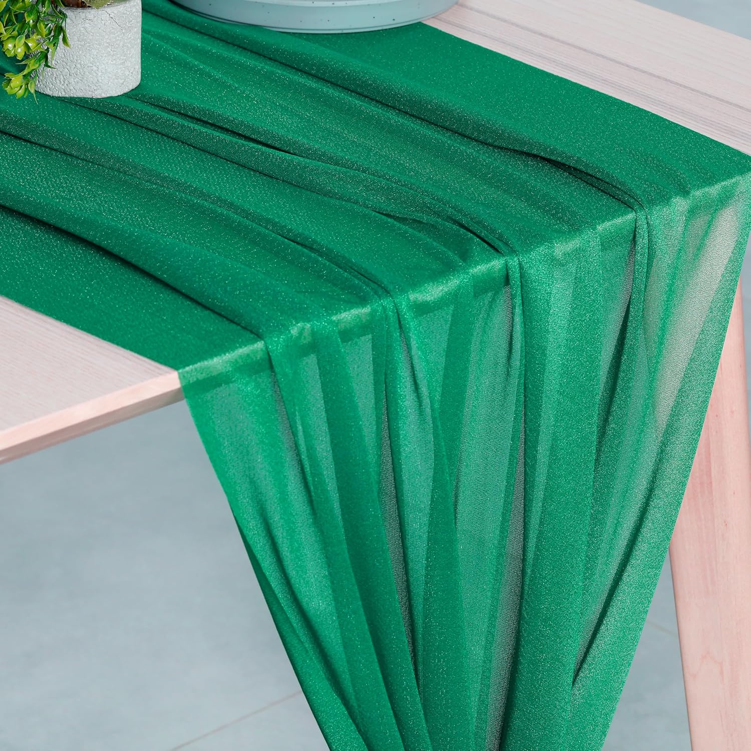 MDS 10 Pack 10ft Chiffon Table Runner 29 x120 Inches Sheer Wedding Runner Romantic Rustic Table Runner for Wedding Decorations, Birthday Parties, Bridal Shower Party Arch Decor - Emerald Green