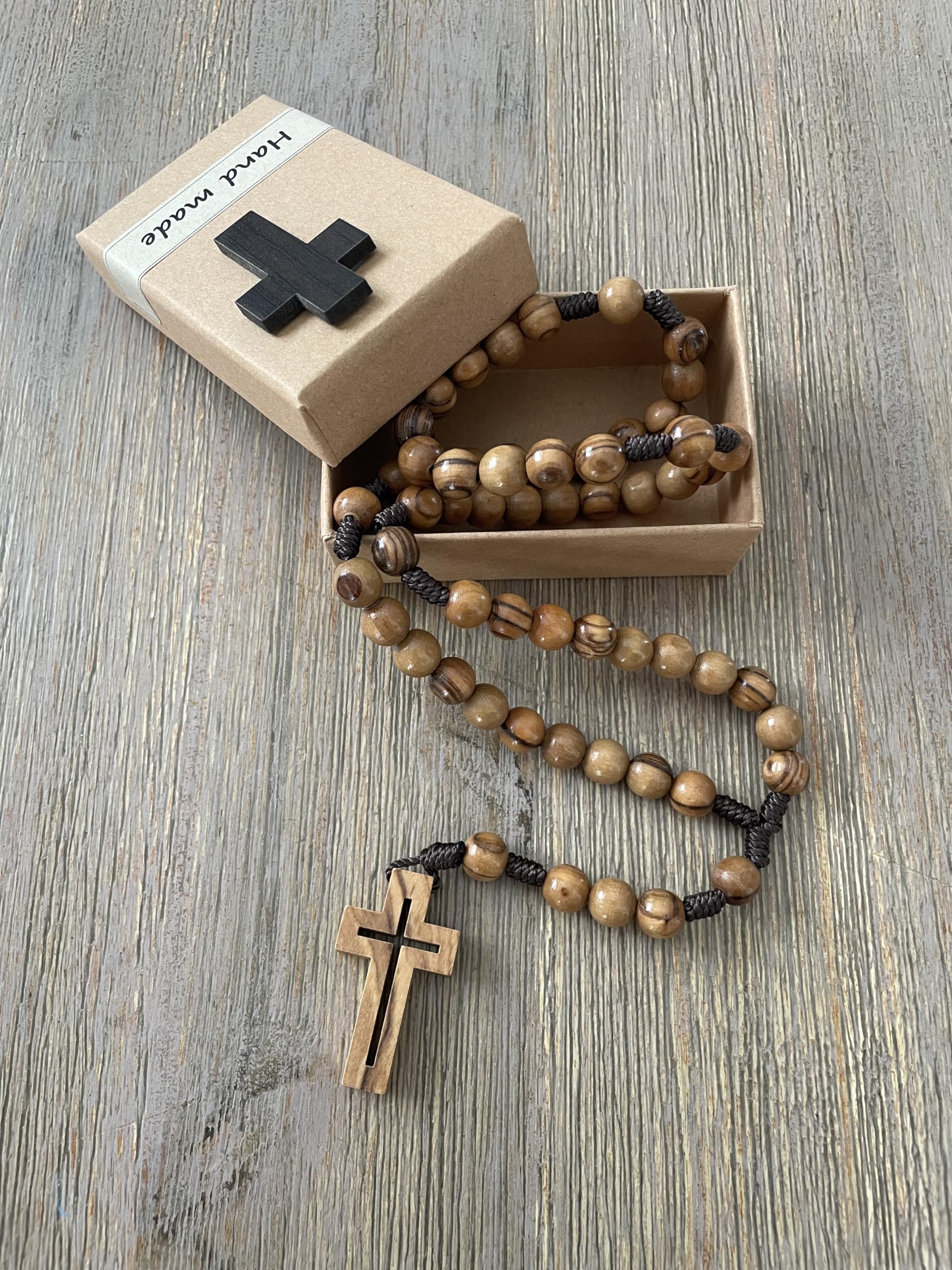 Chapelet en Bois d'Olivier Fait Main à Jérusalem,Rosaire dans sa boîte en Papier KraftavecCrucifix,CadeauBaptême,Communion,FêtesChrétiennes,Naissance,Anniversaire,Protection Voiture,Maison