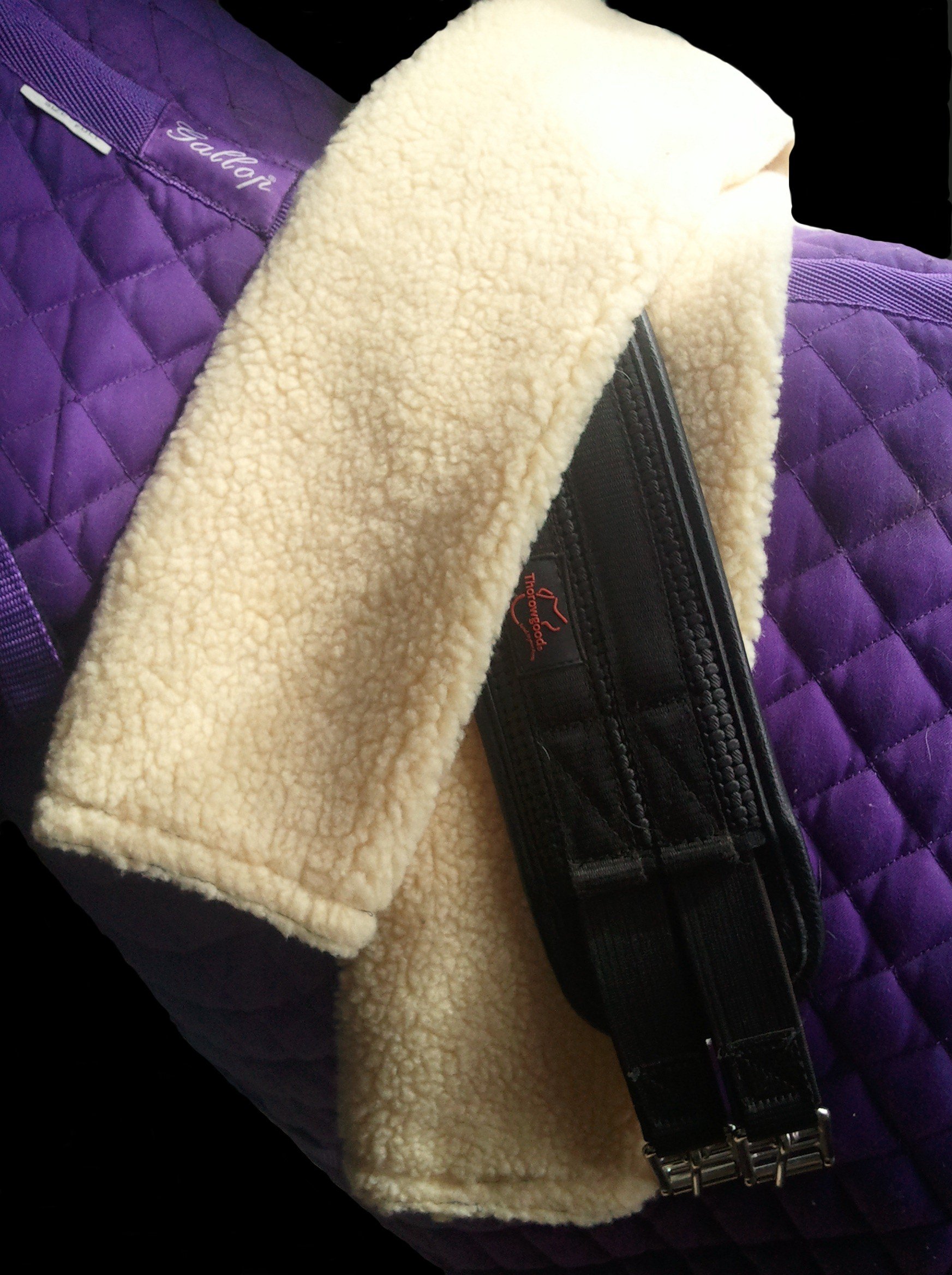 Quality Faux Sheepskin Girth Sleeve available in Cream, Black or Brown and in various sizes (52", Cream)
