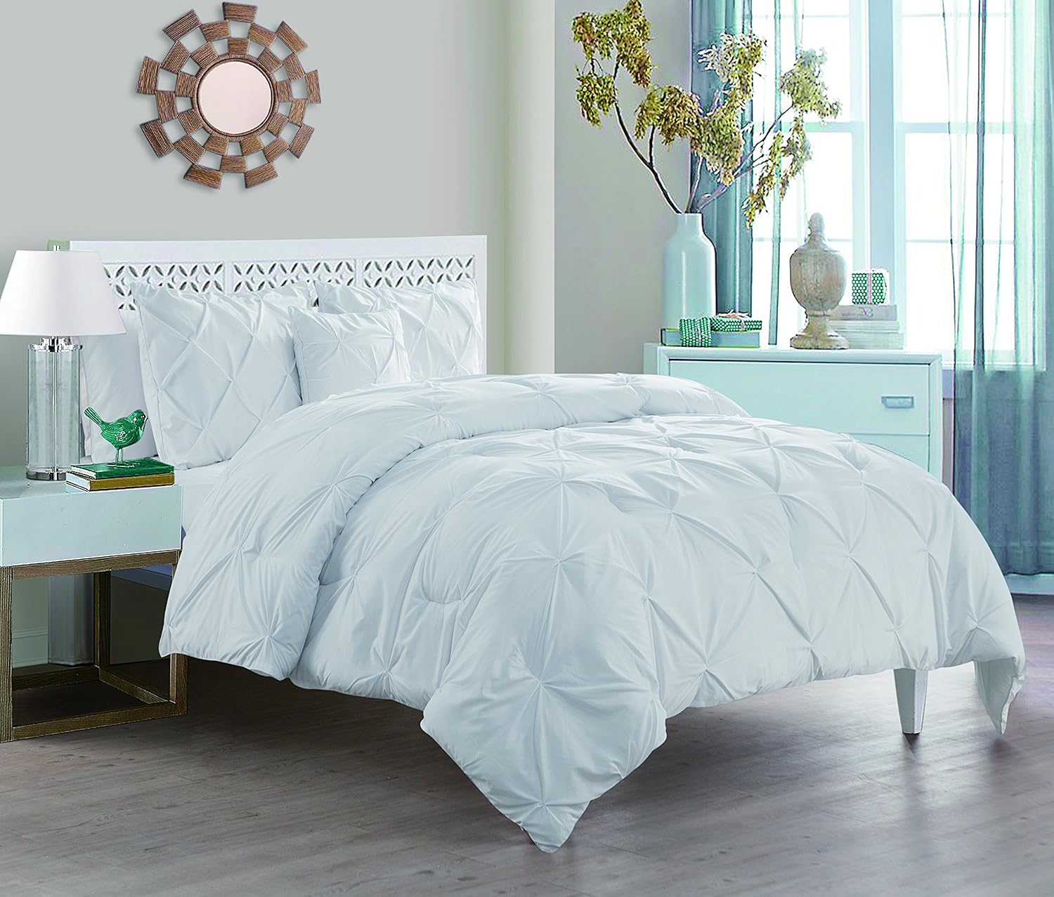 VCNY Home - King Duvet Cover Set, 3-Piece Bedding with Matching Shams, Modern Design Room Decor (Carmen White, King)