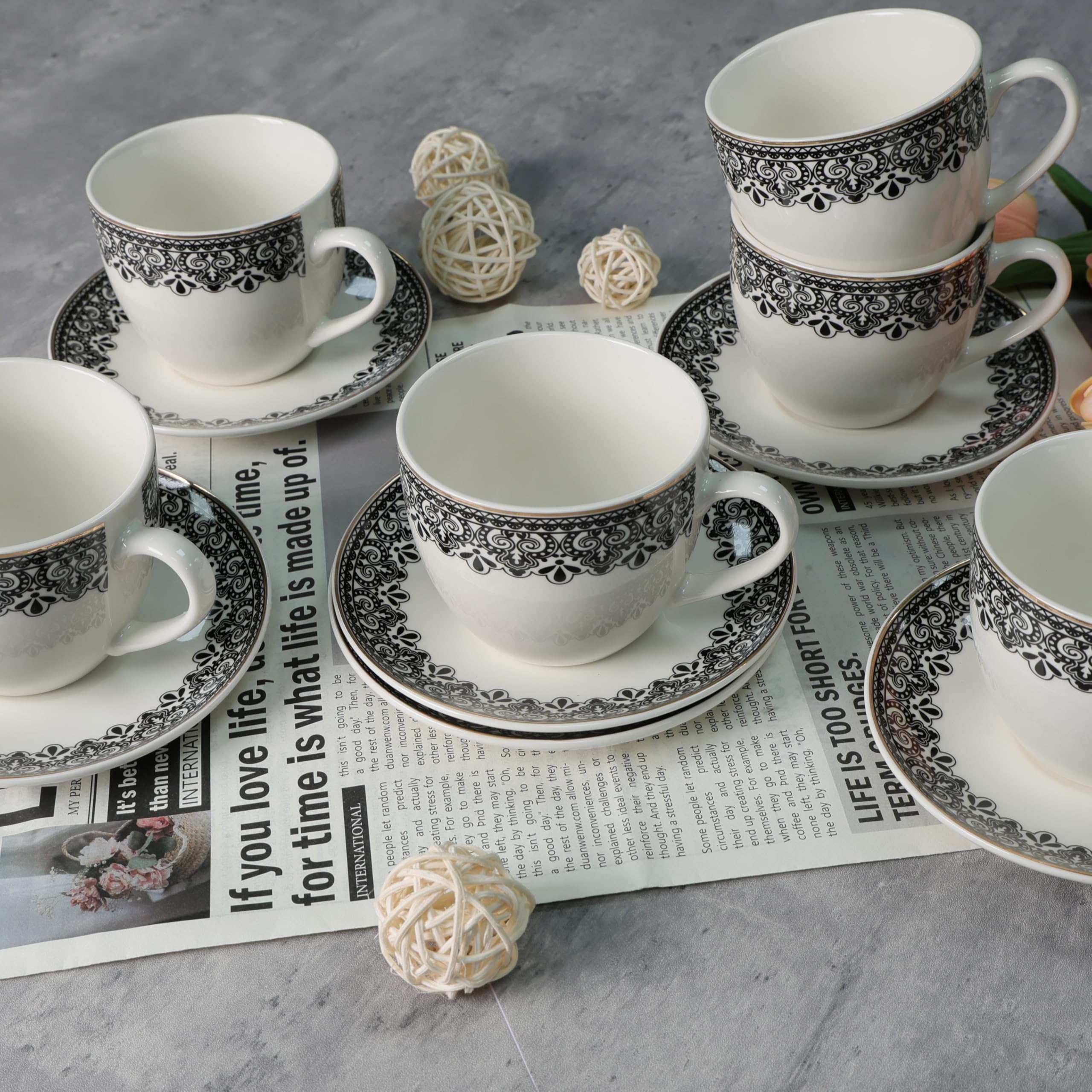 LIVELLO Kaffeetassen-Set 12-teilig, 6 Tassen à 250 ml, Zierstreifen | 6 Porzellantassen mit 6 Untertassen Ø 14 cm, goldener Zierstreifen, spülmaschinengeeignet – für Kaffee und Tee