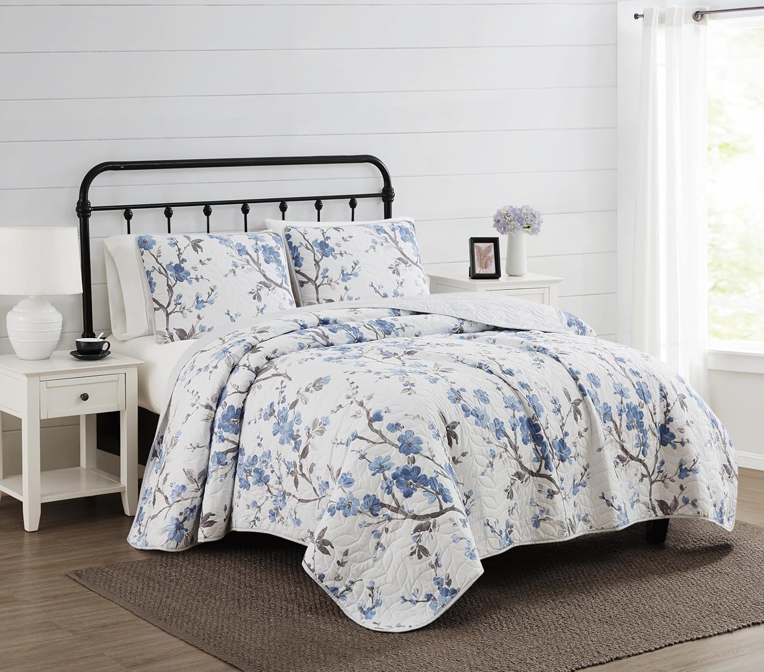 CANNON Kasumi Floral Quilt Set White and Blue Polyester 2-Piece Twin XL Quilt Set, Floral, 100% Polyester, for Men and Women, Oeko-TEX Certified Confidence