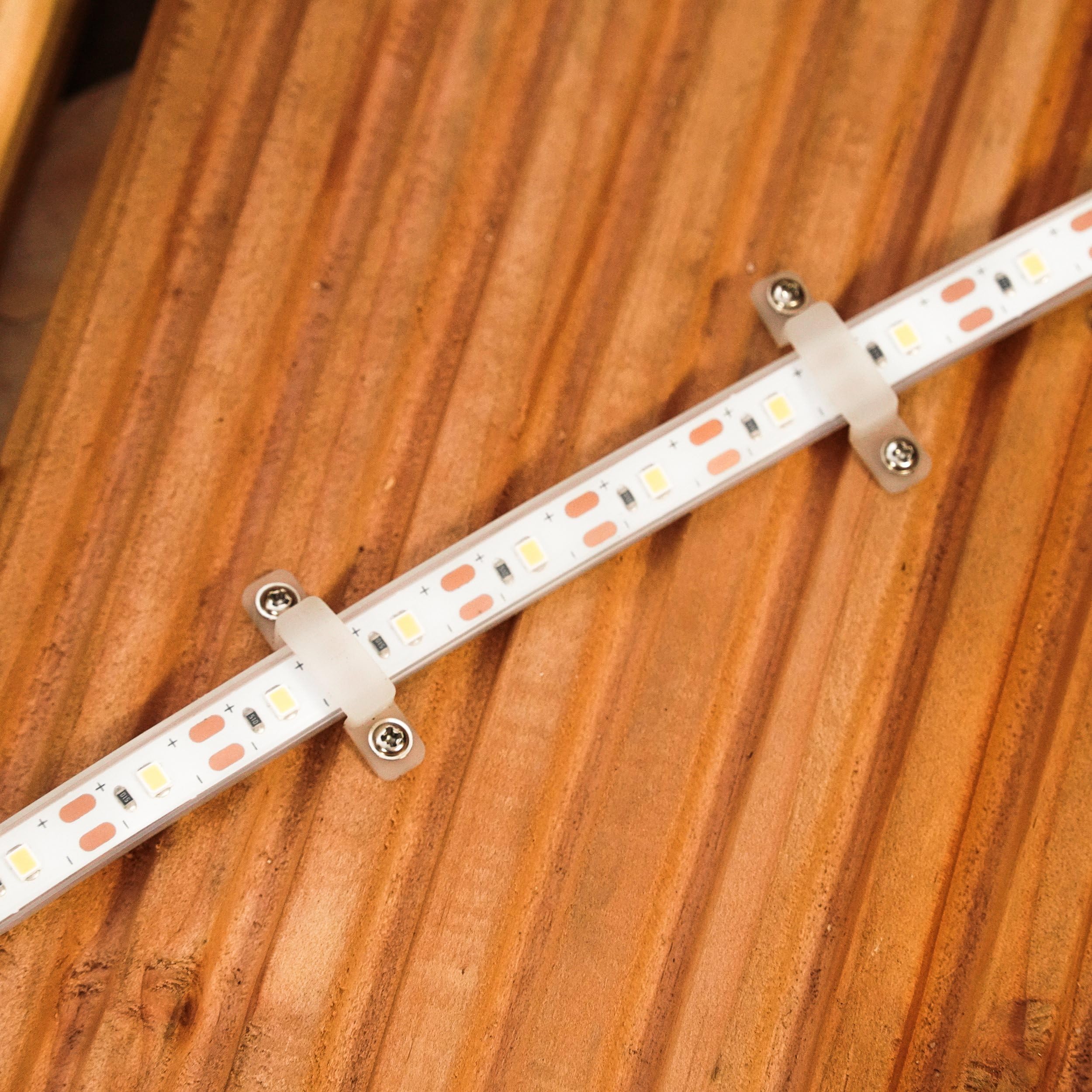 Esotec Solar LED Lichtband warmweiß, LED-Stripes, 5m, 300 LEDs, Akku, Solarmodul, Erdspieß, Gartenlicht, Lichtschlauch, Weihnachtsbeleuchtung, warmweiß, 3000K, IP54, außen, wetterfest, 102710
