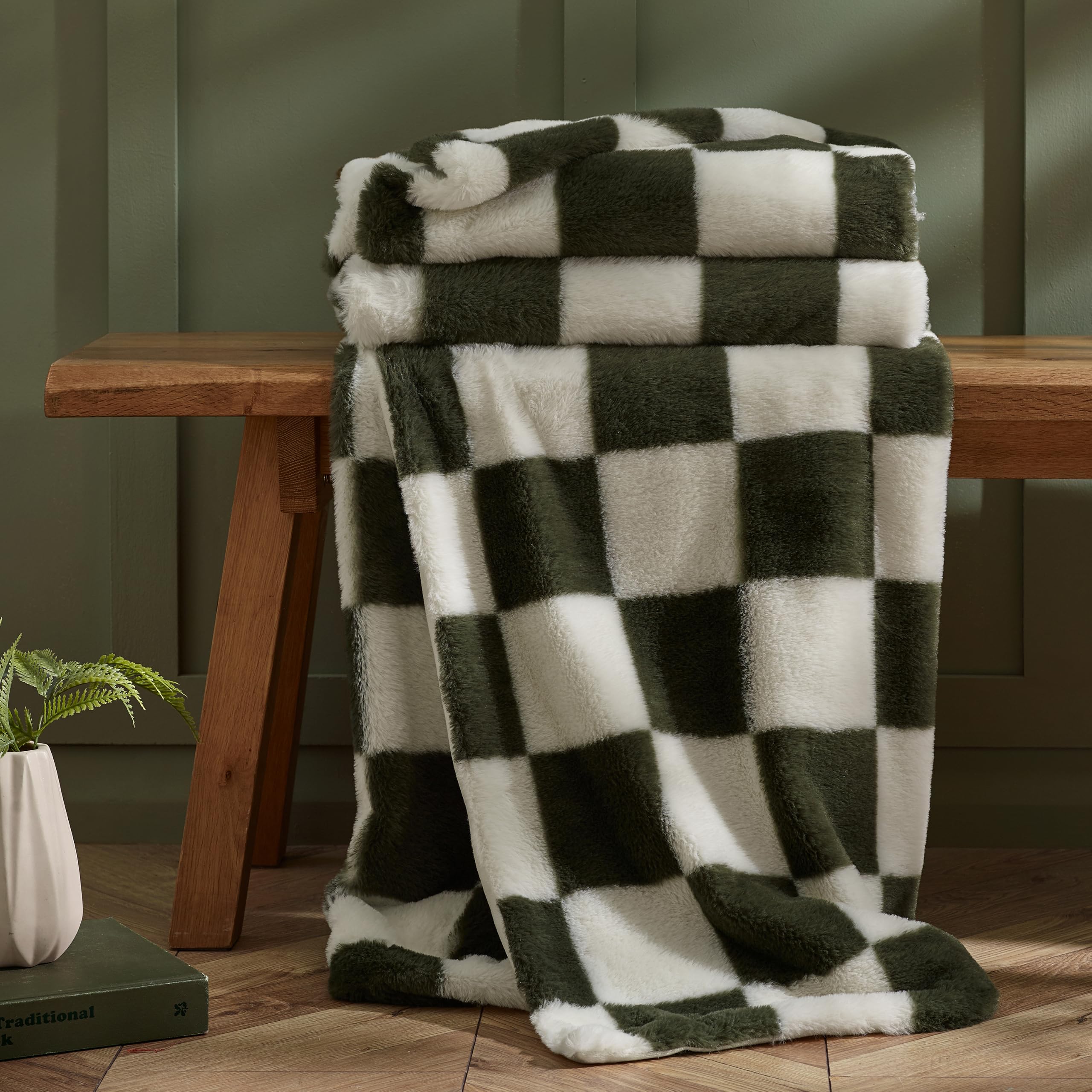 Catherine Lansfield  Green Cosy Soft Checkerboard Fleece Blanket Throw, Sports Direct