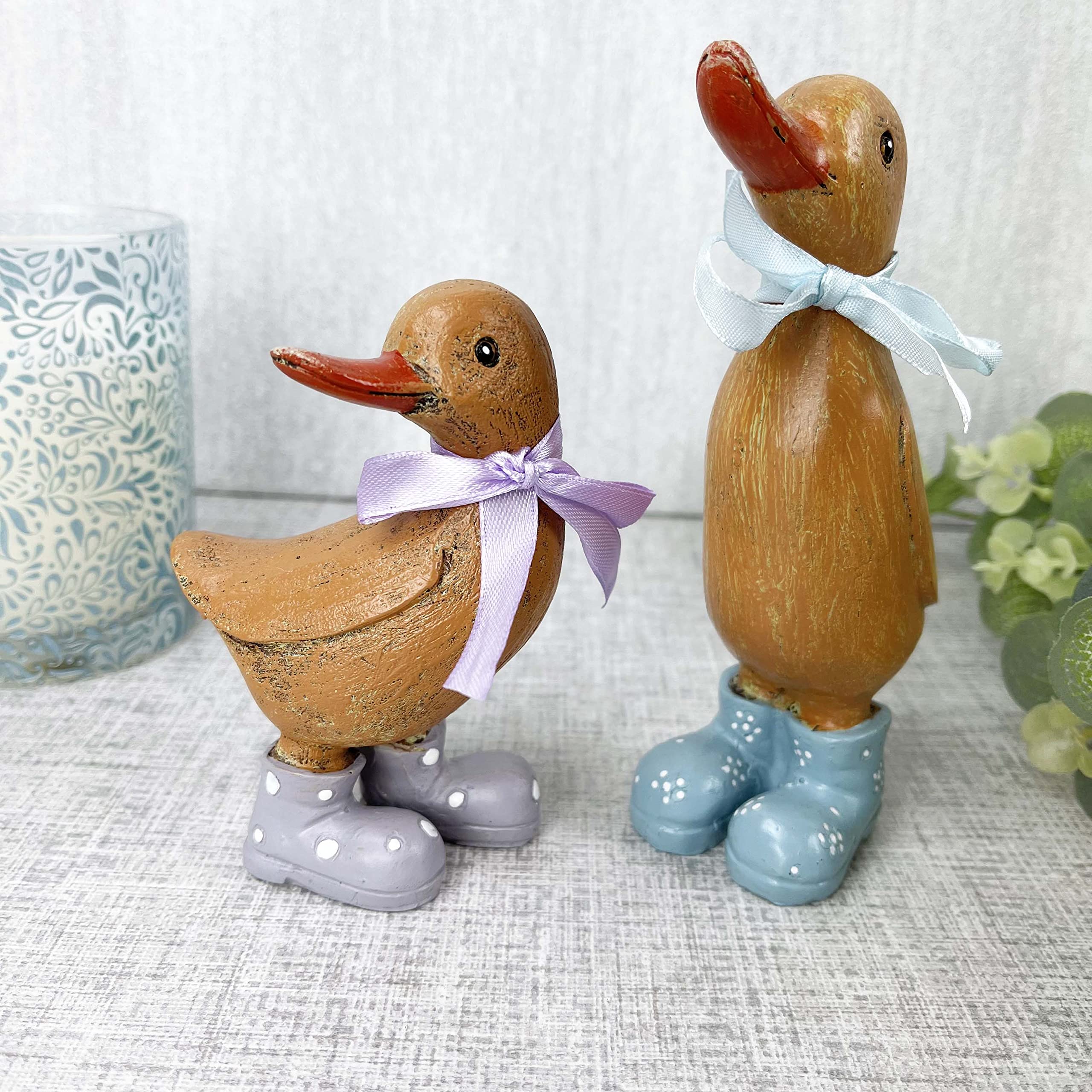 Dina & Danny Duck Wooden Ornaments (Dina (Lilac))