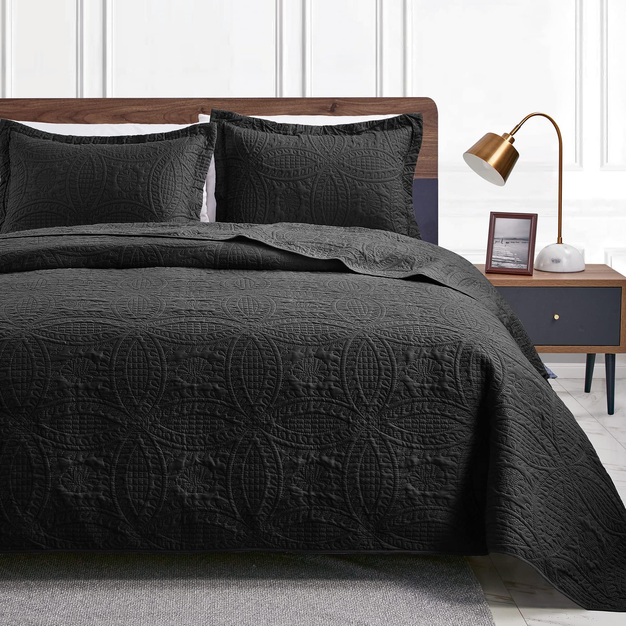 King Size Quilt Set Black Bedspreads - Soft Bed Fall Lightweight Bedspread Comforter - Modern Style Coin Pattern Coverlet for All Season - 3 Pieces (1 Quilt, 2 Pillow Shams)