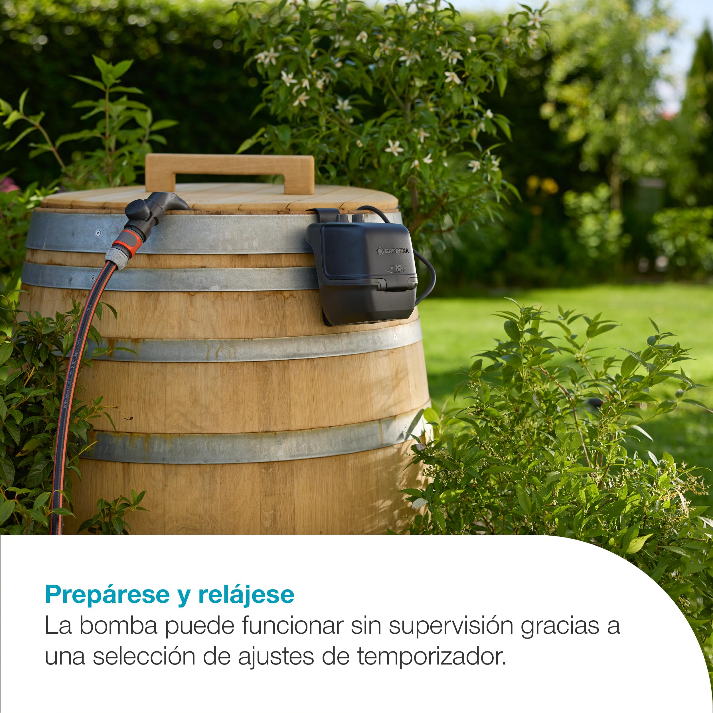 Gardena Bomba de depósito de agua de lluvia con batería 2600 Comfort 18V P4A Solo: Control de riego programado, Función temporizadora, Se adapta a tu depósito de agua, Presión constante (14604-55)