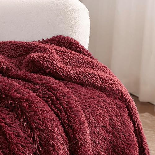 Miniatura 4 de Bedsure GentleSoft - Manta difusa de piel sintética Sherpa tamaño individual, color rojo burdeos, regalos acogedores para mujeres y hombres, forro