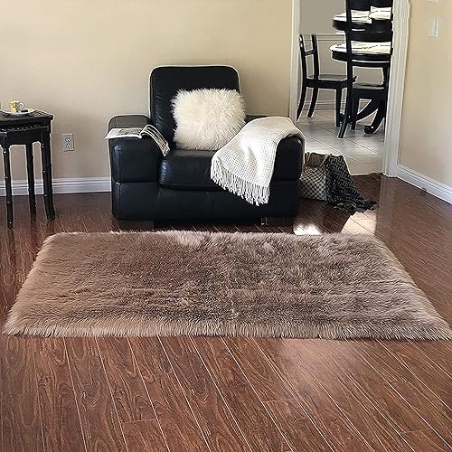 LAMBZY Colección Lena '' - Alfombra de piel de oveja sintética, rectangular, súper suave, hipoalergénica, de pelo de felpa de primera calidad (2 x 3