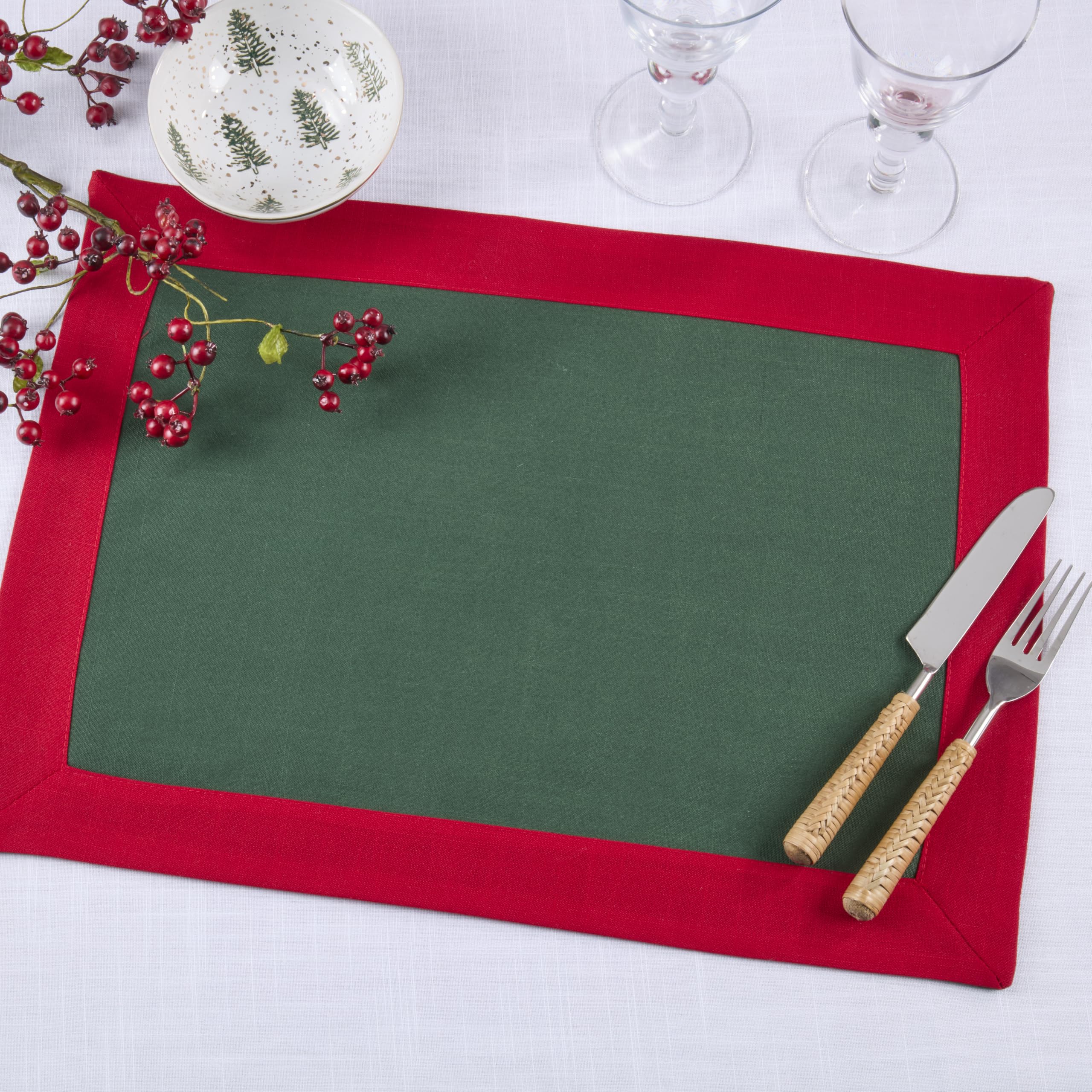 SARO Lifestyle Lot de 4 Sets de Table Classiques à Bordure – Sets de Table Quotidiens pour Salle à Manger décontractée, Repas de Famille et Tables superposées, 35,6 x 50,8 cm, Vert