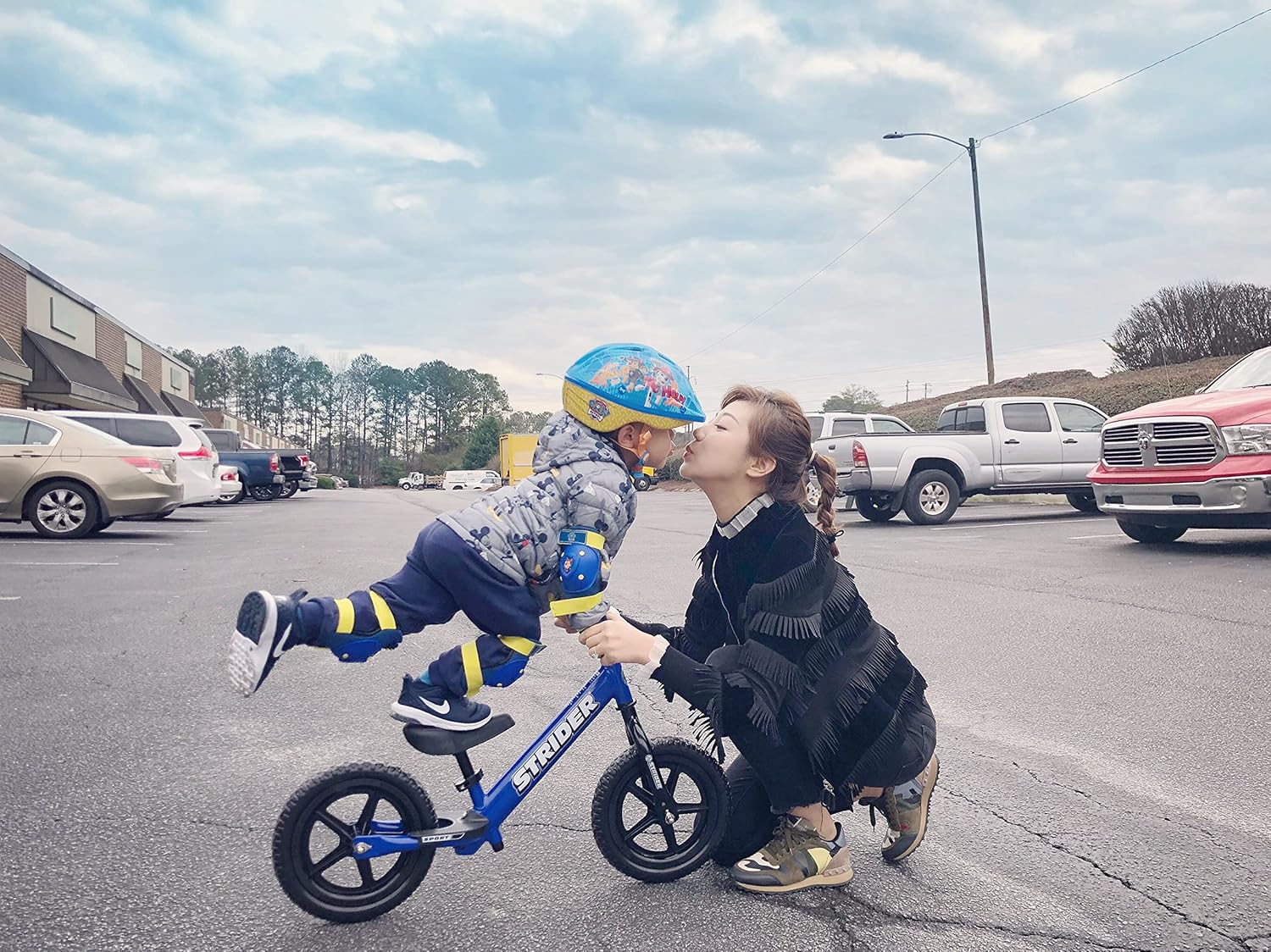 Strider - 12 Sport Kids Balance Bike, No Pedal Training Bicycle, Lightweight Frame, Flat-Free Tires, For Toddlers and Children Ages 18 Months to 5 Years Old, Blue : Sports & Outdoors