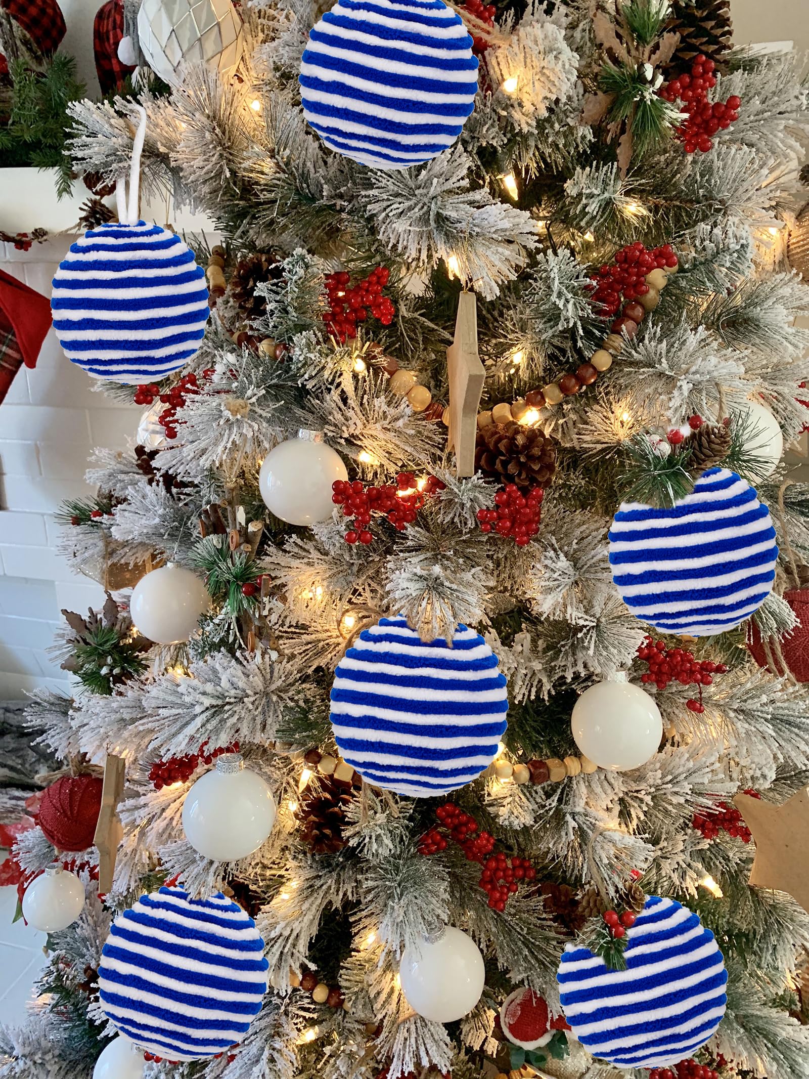 Oairse 10cm Blue and White Christmas Baubles Ornament - Image 4