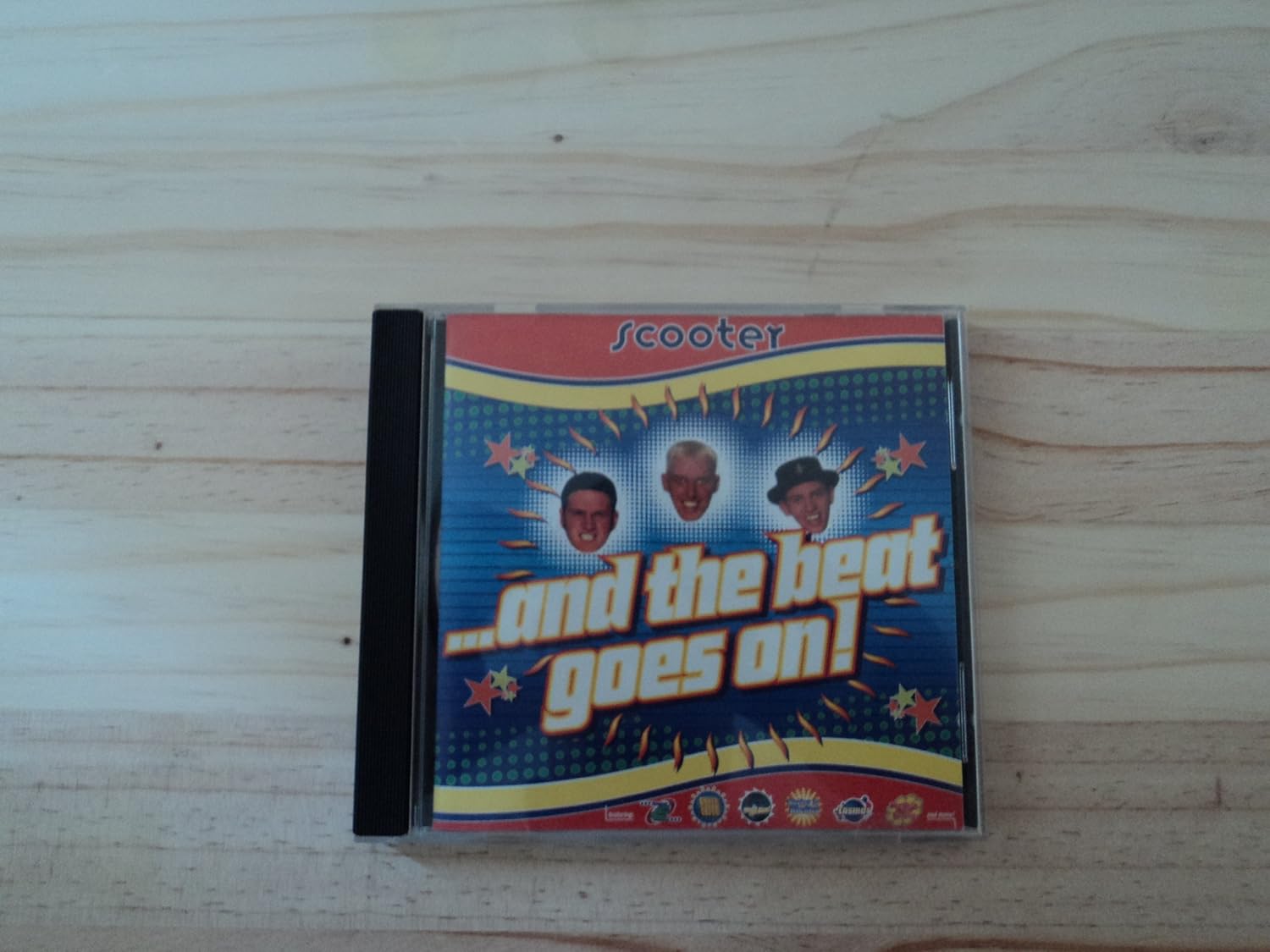 ...and the Beat Goes on Amazon.de MusikCDs & Vinyl