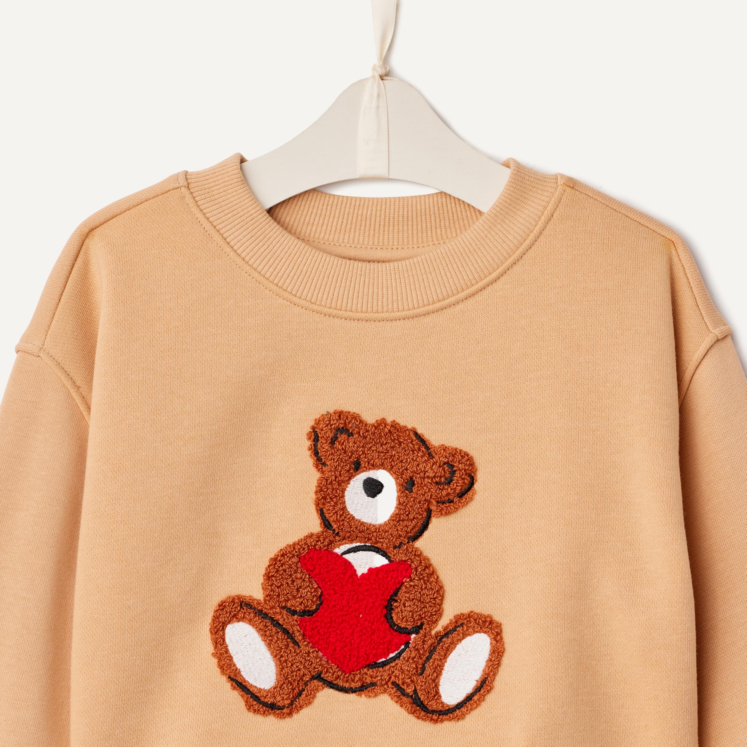 Amazon Essentials x Sofia Grainge Toddlers and Baby Girls' French Terry Pant and Top Set