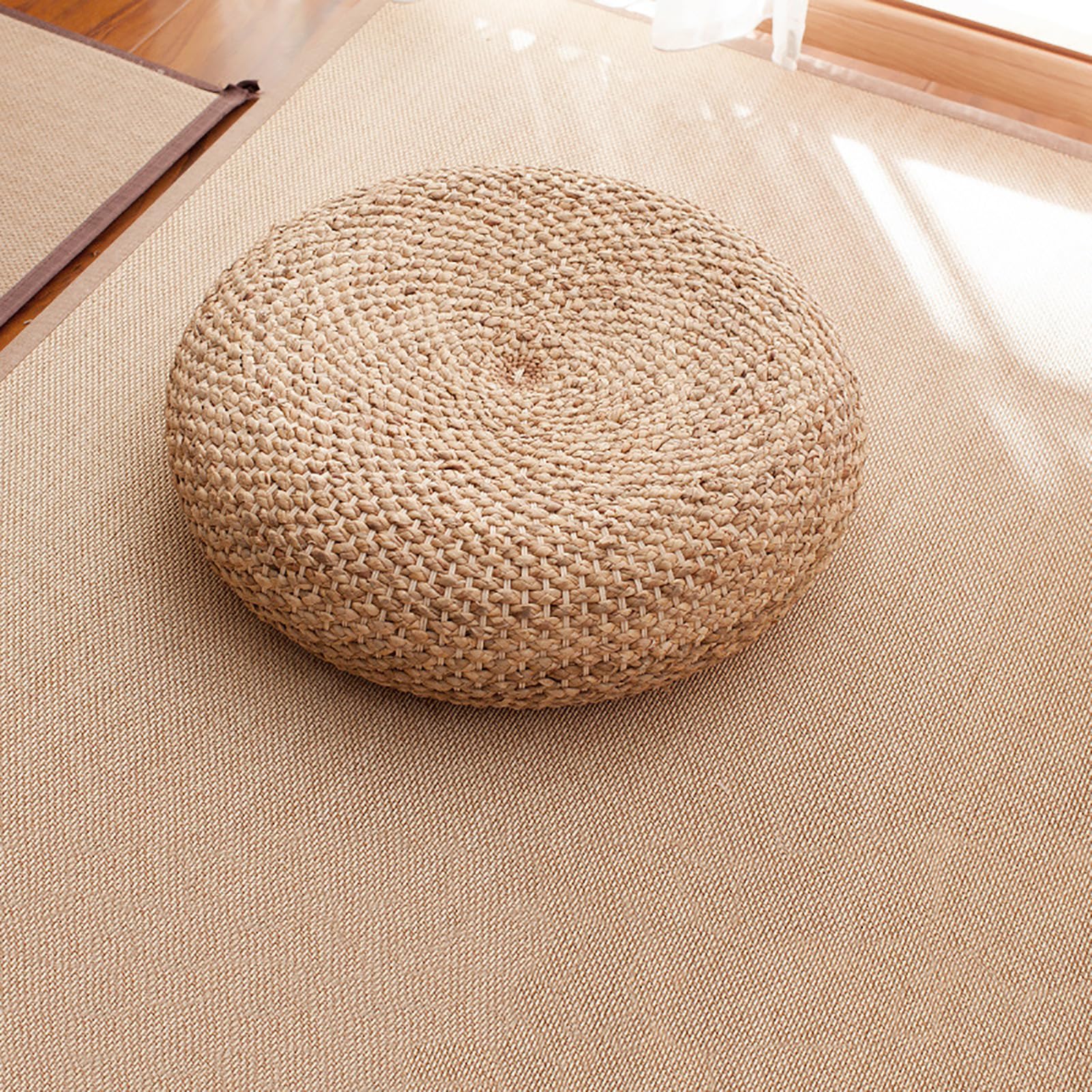 Pouf plat tatami style japonais pour aménager un coin lecture zen