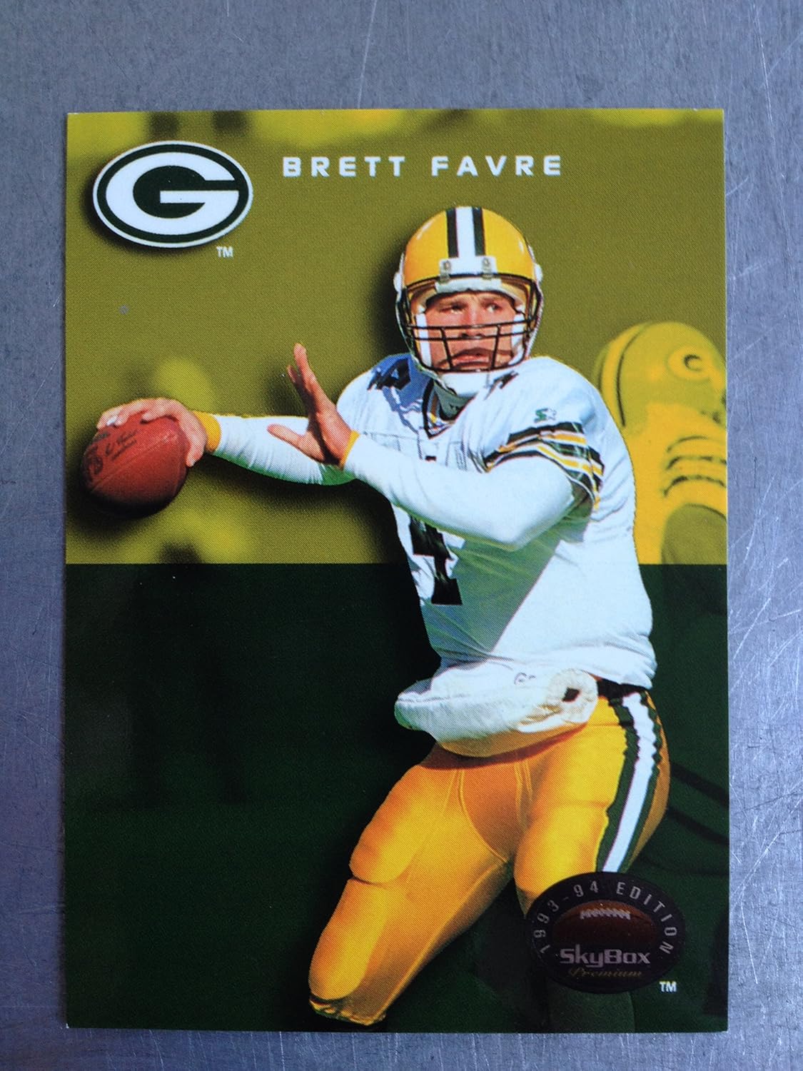 1993 Skybox Football 122 Brett Favre NM/M (Near Mint/Mint