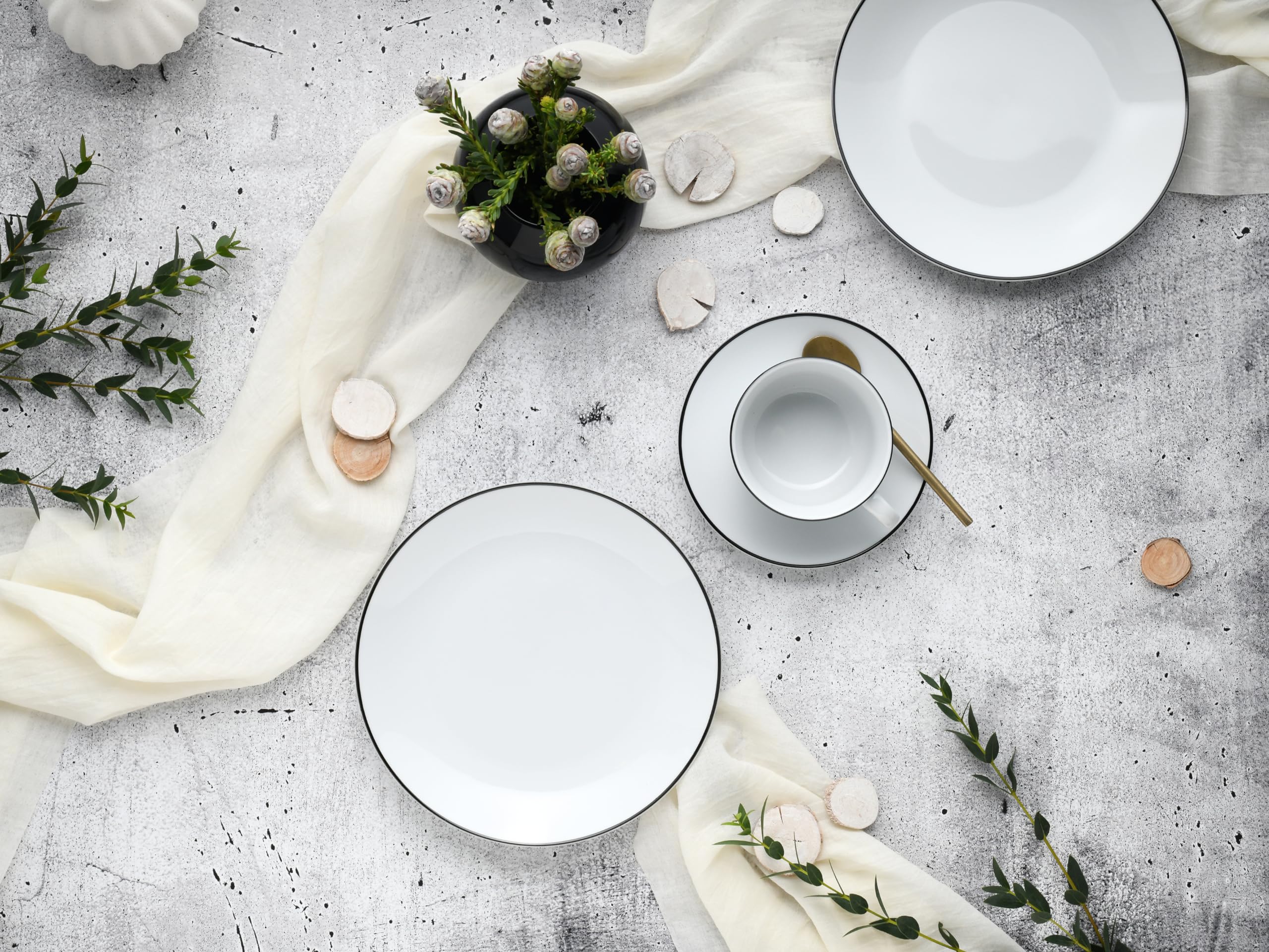 CreaTable, 13187, serie Luna Black Line, 18-delige serviesset, koffieservies van porselein, vaatwasser- en magnetronbestendig, kwaliteitsproductie