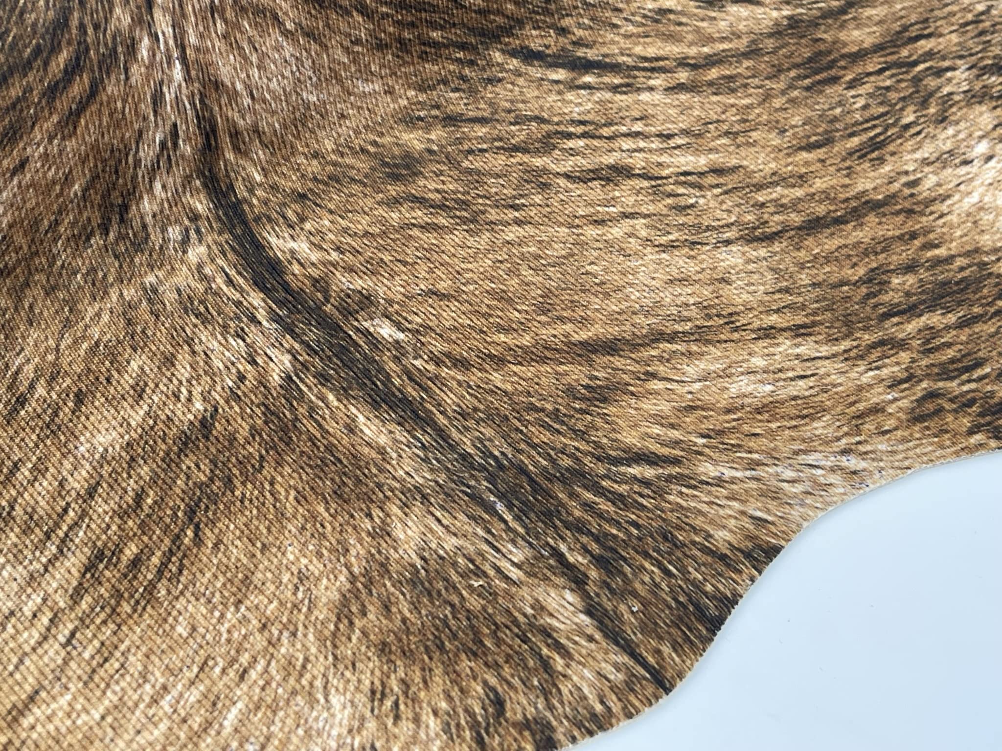Tappeto Cavallino Sintetico Scamosciato 125x155 cm – Effetto Pelle Stampata in Digitale HD – Tappeto Moderno Finta Pelle per Soggiorno Camera da Letto Design Elegante (Cavallo)