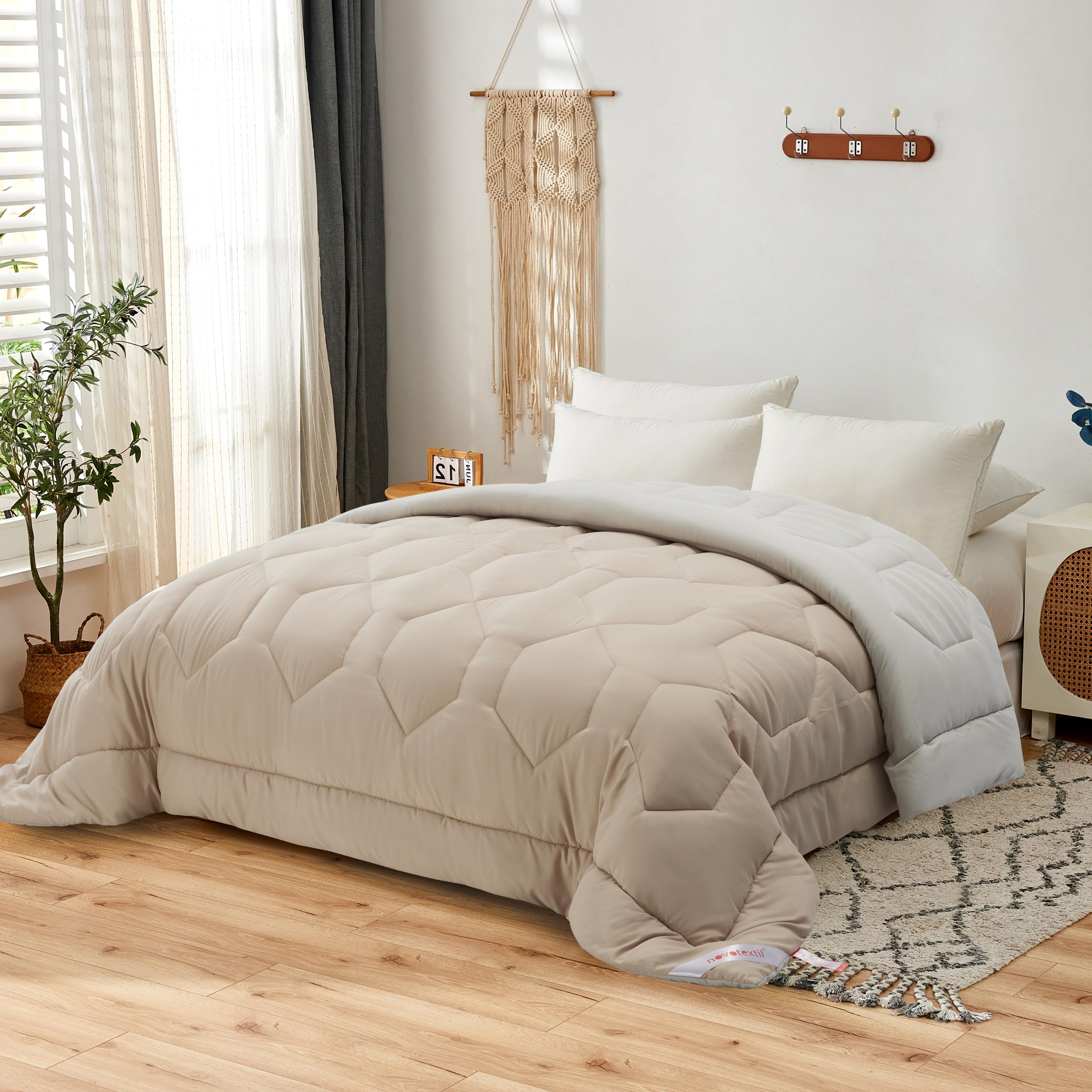 NOVOTEXTIL Edredón Relleno Nórdico Cama 135 (220x220) para Verano y Entretiempo, Edredón Bicolor de Fibra 180 gr/m² - Nórdico Suave, Ligero, Reversible y Transpirable (Beige/Lino)