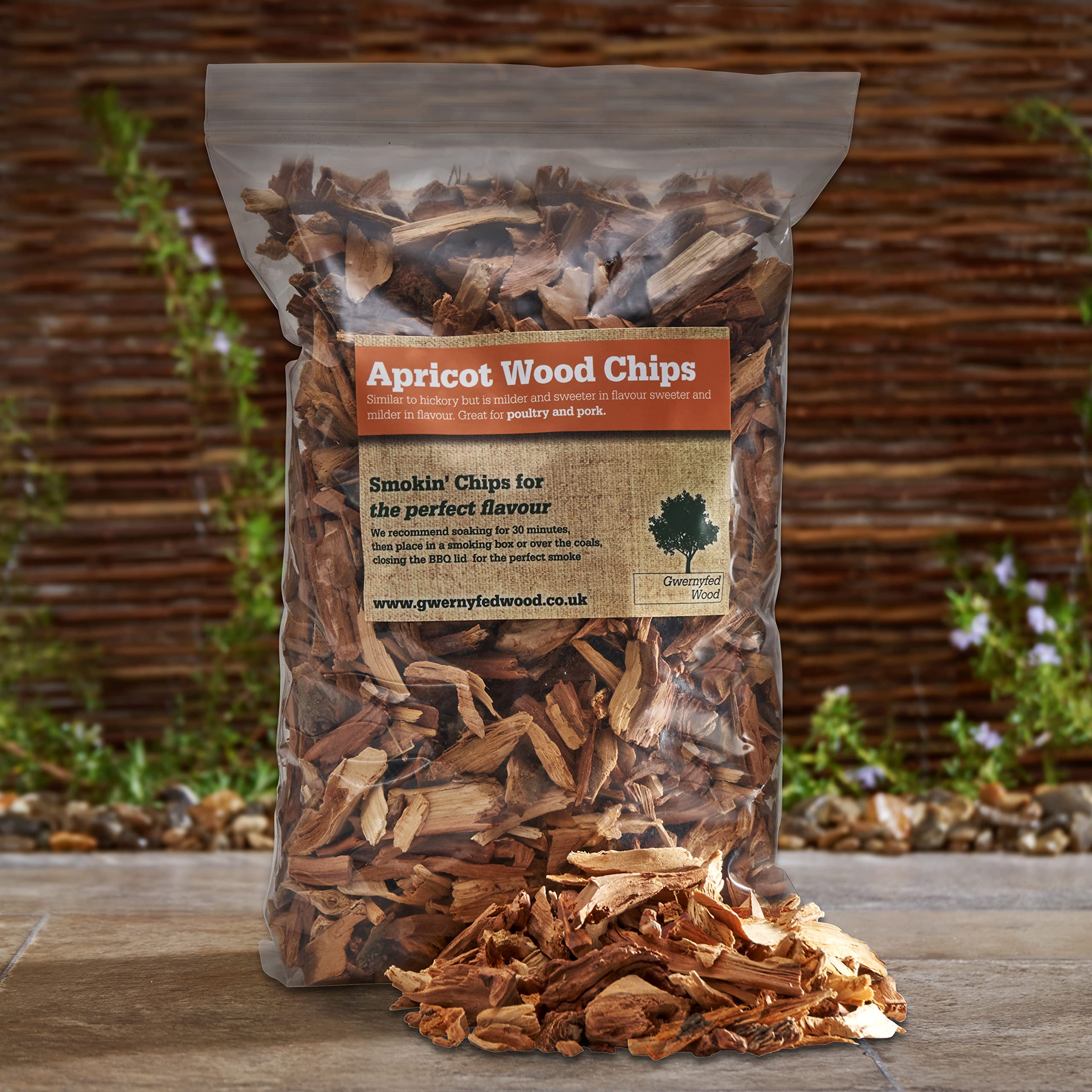 Gwernyfed Wood Green Apricot Bbq Smoking/Smoker Wood Chips 3 Litre - (24 Great Flavours Available 100% Natural With Nothing Added) (Apricot)