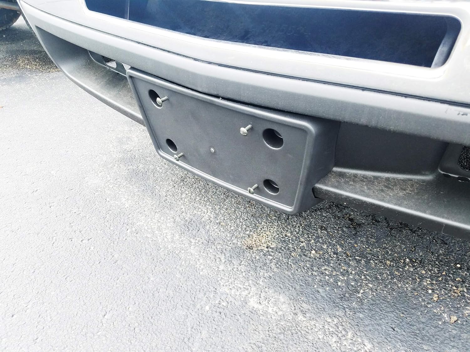Red Hound Auto Front License Plate Frame Holder Bracket fits Compatible with Chevrolet Silverado 1500 (2007-2013) Bumper Mounting Hardware Included