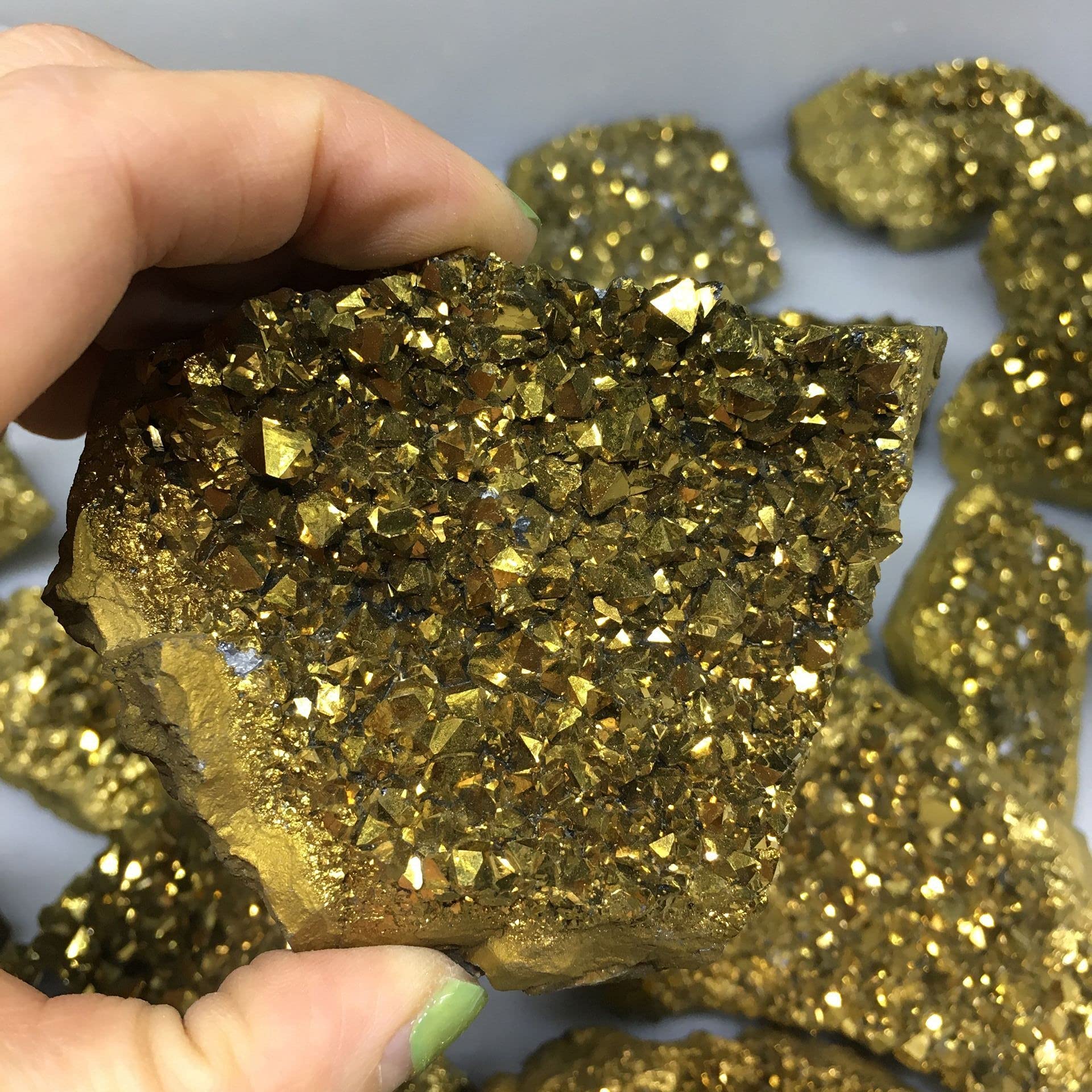 Matériaux de Bricolage naturels Faisant la galvanoplastie Or Pierres précieuses brutes grappe de Cristal Titane géode Cadeaux spécimens Pierre de Cristal Collecte à Domicile (Size : 90-100g)