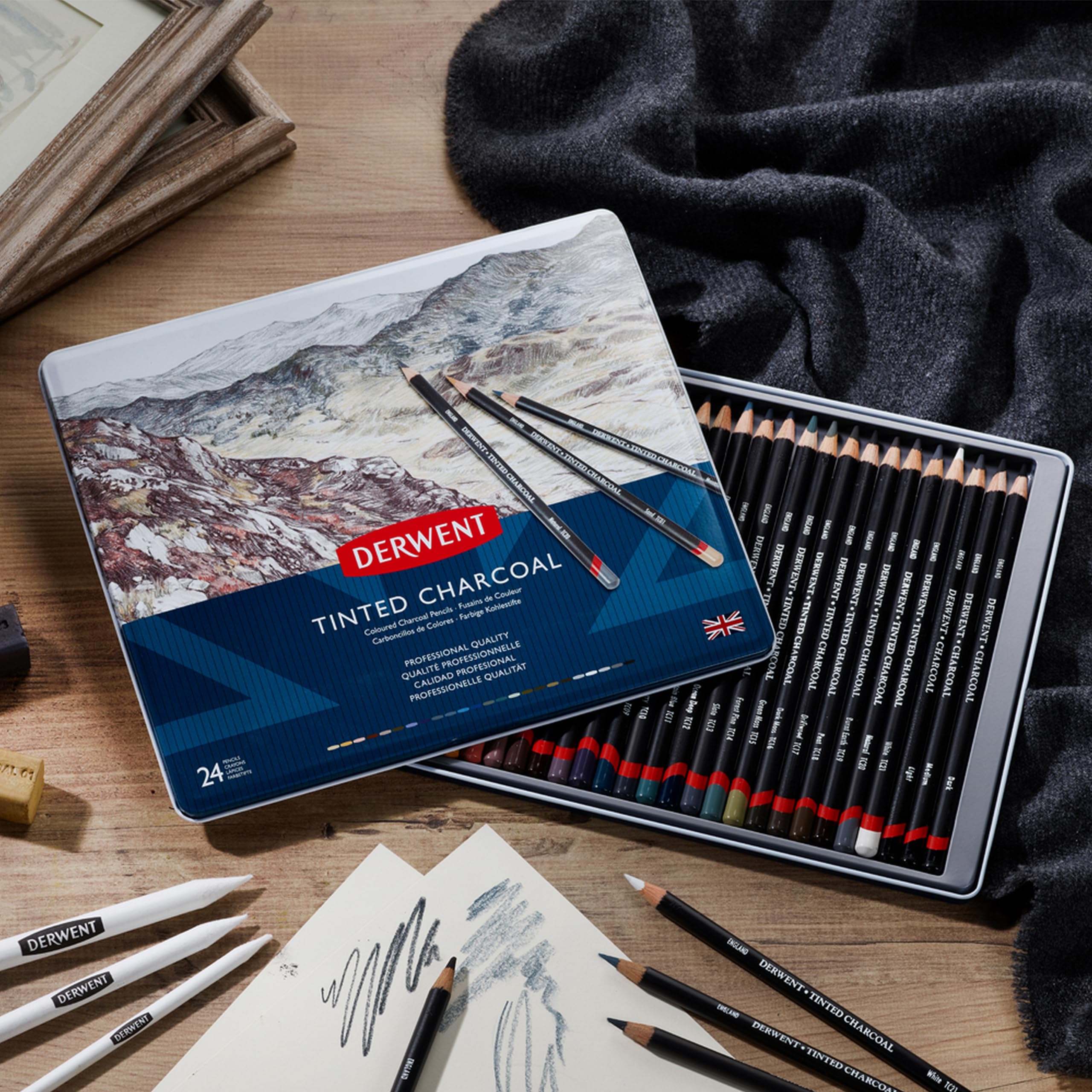 Derwent Tinted Charcoal Set di 24 Matite Colorate Acquerellabili a Carboncino per Disegnare e Scrivere, Ideali per le Sfumature, Qualità Professionale