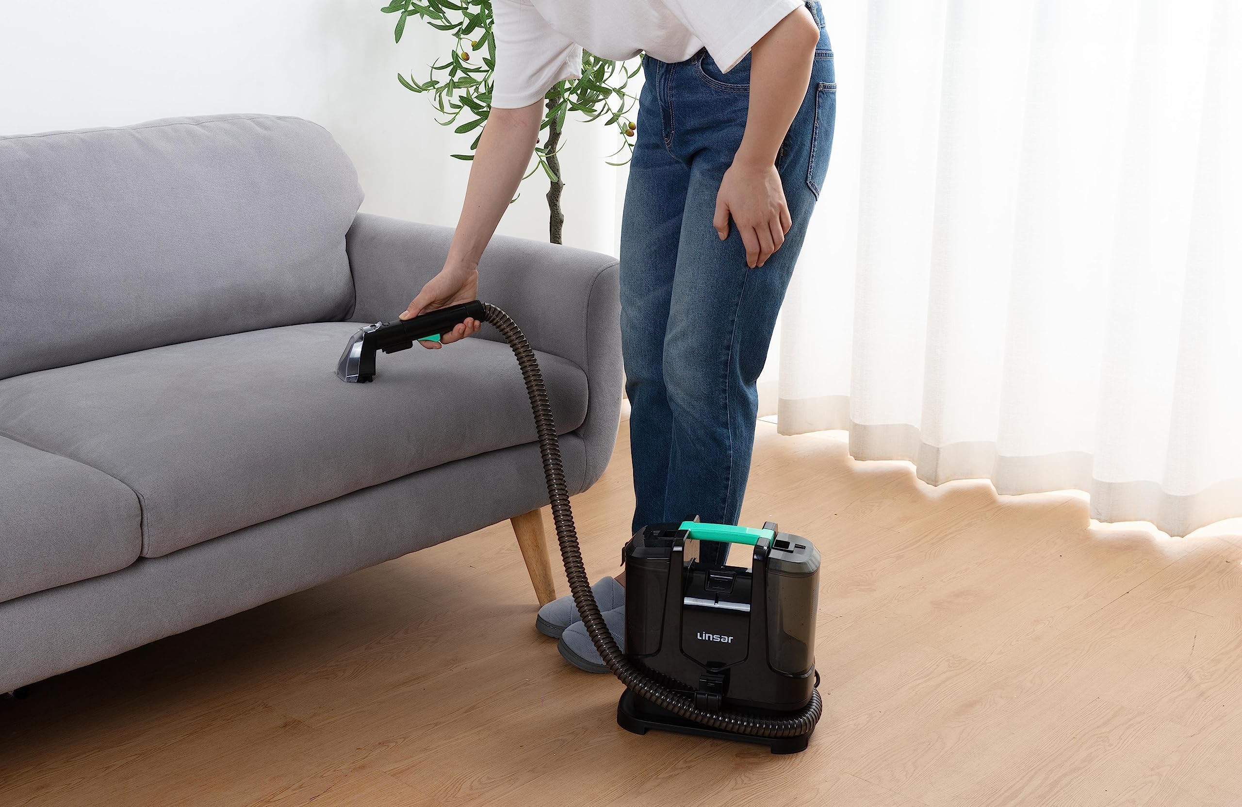 Linsar - Aspiradora de Agua tapiceria - Pulveriza, friega y aspira - en seco y húmedo para escaleras, tapicerías y alfombras - Cable de 3,3 m - 2 Accesorios - 400 vatios