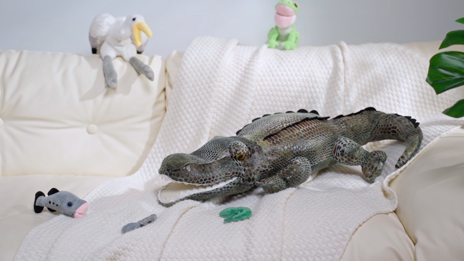 Amazon.com: Leyndo 6 in 1 Alligator Plush Toy Set Large Crocodile