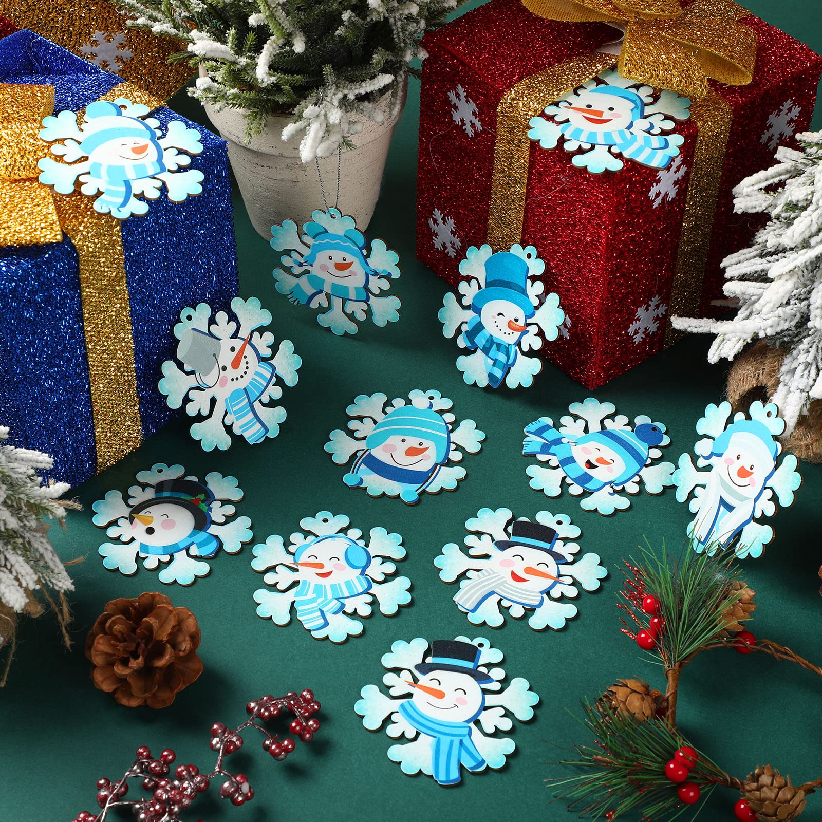 24 Stück Winter Schneeflocke Schneemann Hängende Ornamente Winter Schneemann Handwerk Holz Schneeflocke Ornamente Schneeflocke Dekorative Handwerk Baum Holzscheiben mit Seilen für Weihnachtsbaum
