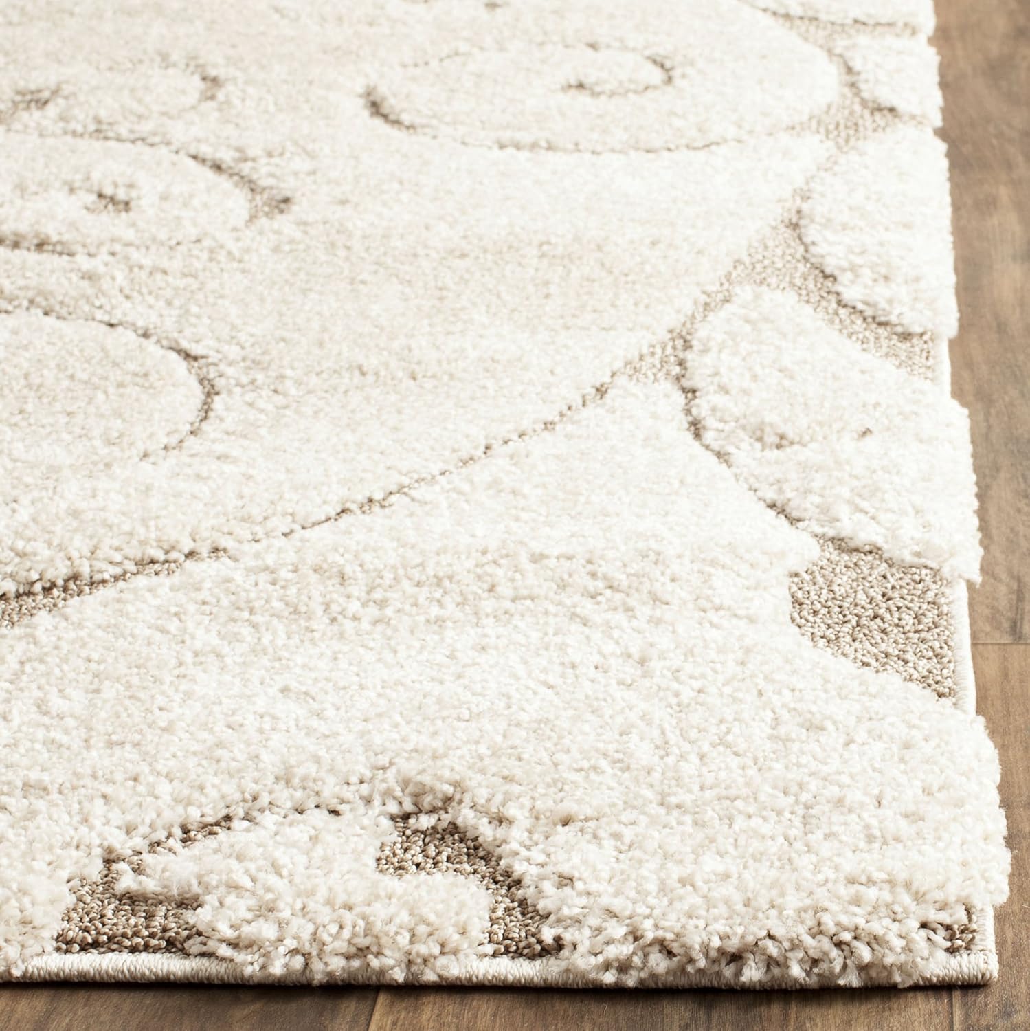 SAFAVIEH Florida Shag Collection Accent Rug - 2'3" x 4', Cream & Beige, Scroll Design, Non-Shedding & Easy Care, High-Low Plush Pile, Ideal for Bedroom, Foyer, Hallway (SG455-1113)