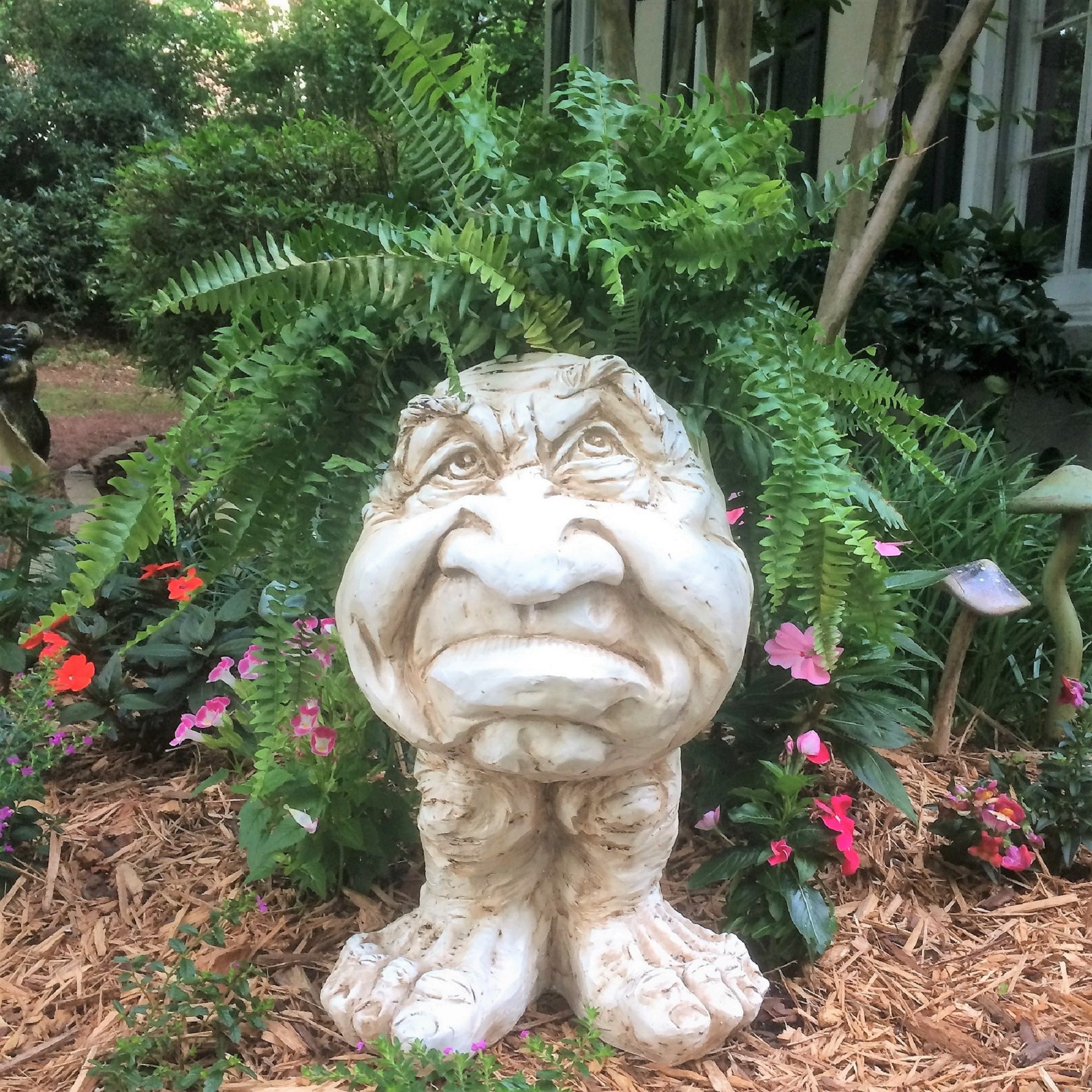 Amazon.com : homestyles 18 in. Antique White Grumpy The Muggly Face Statue  Planter Holds 7 in. Pot : Patio, Lawn & Garden