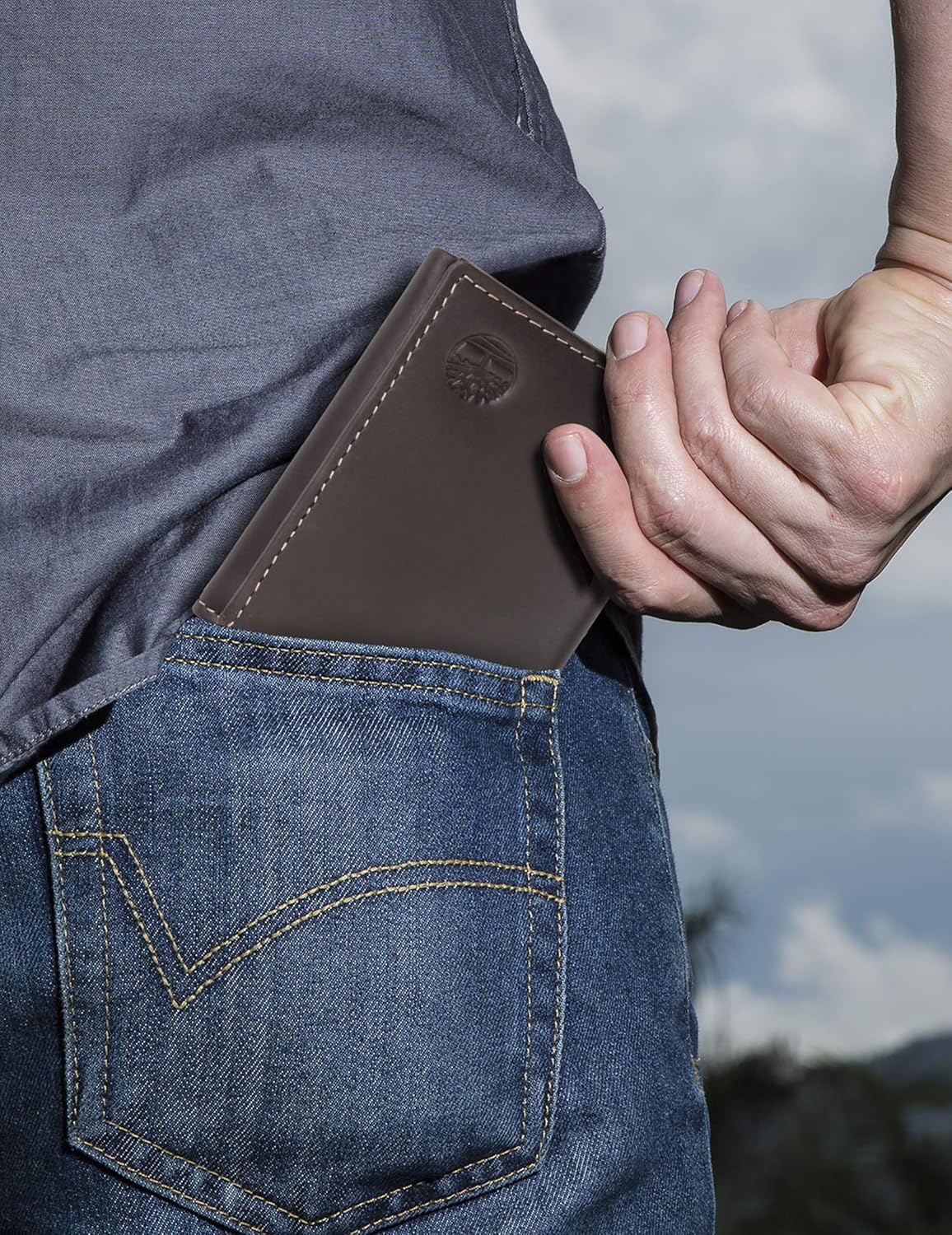 Miniatura 7 de Timberland - Cartera triple de cuero para hombre con ventana para tarjeta de identificación