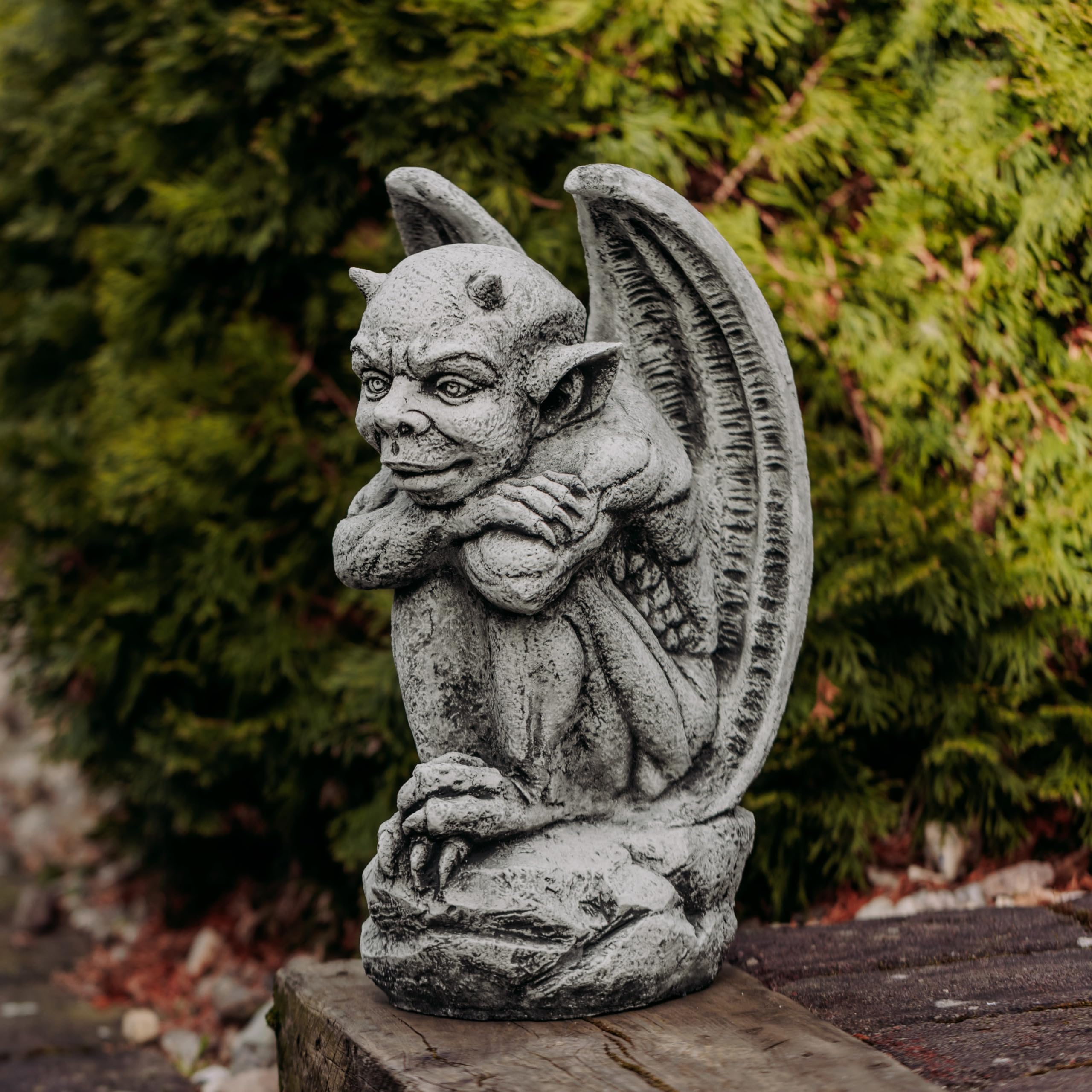 gartendekoparadies.de Gargouille le Gardien, figurine en pierre, hauteur 46 cm, 21 kg, gris, résistante au gel, en pierre moulée, pour l'extérieur