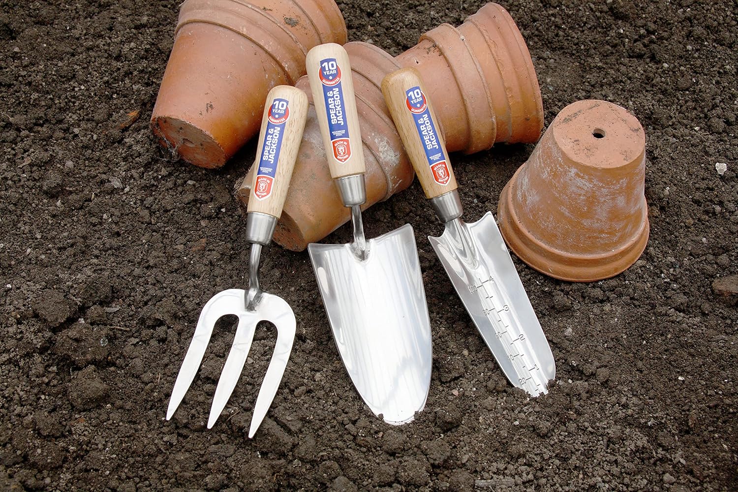 Spear & Jackson 3010TR Neverbend Stainless Steel Hand Trowel – Gardening Hand Tool for Planting, Potting & Cultivating – Mirror Polished Rust-Resistant Blade with Hardwood Handle